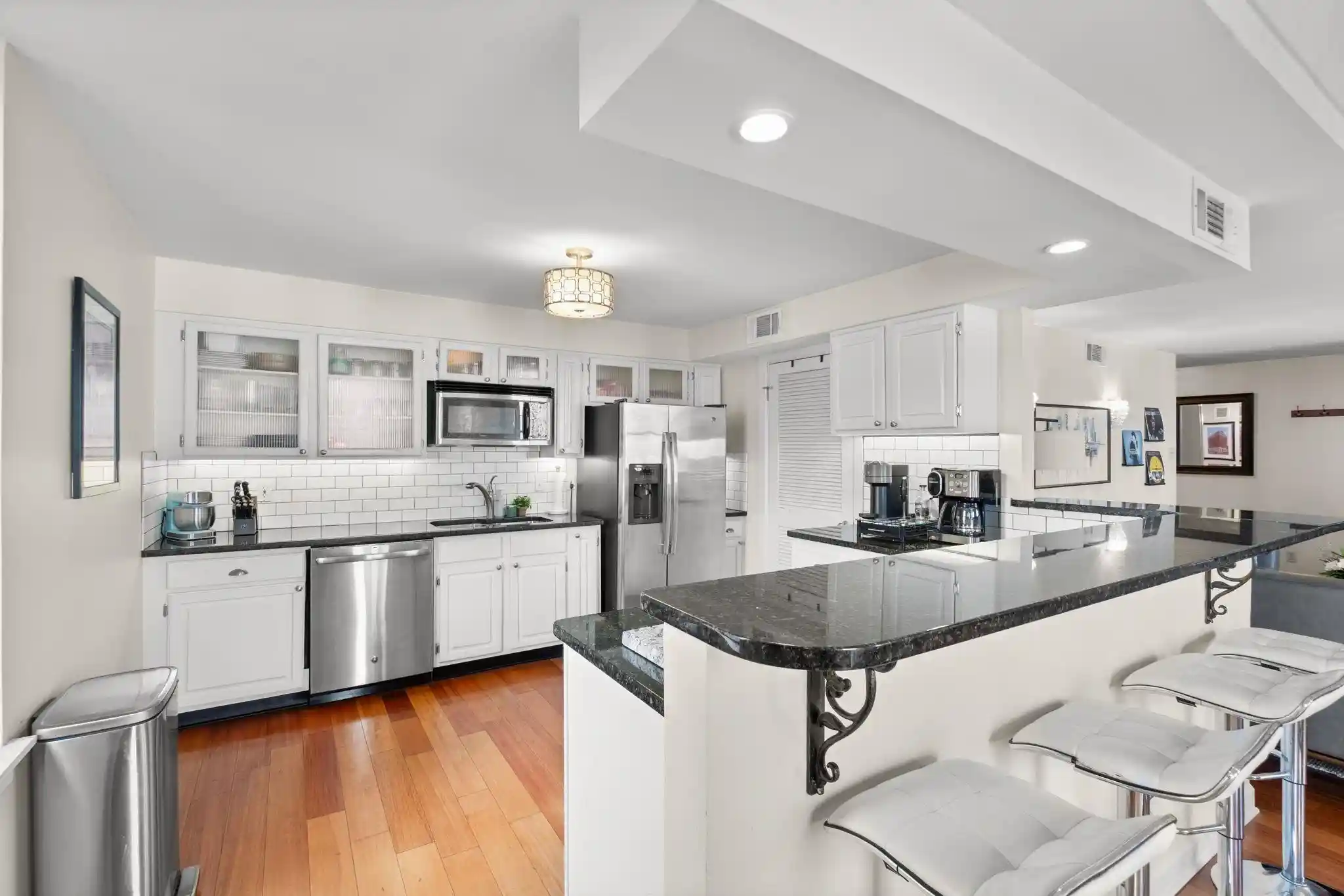 Listing Photo 3 - Condo for sale in Claridge House Condominiums located at 109 N Main St, Memphis, TN 38103 - Unit #1602