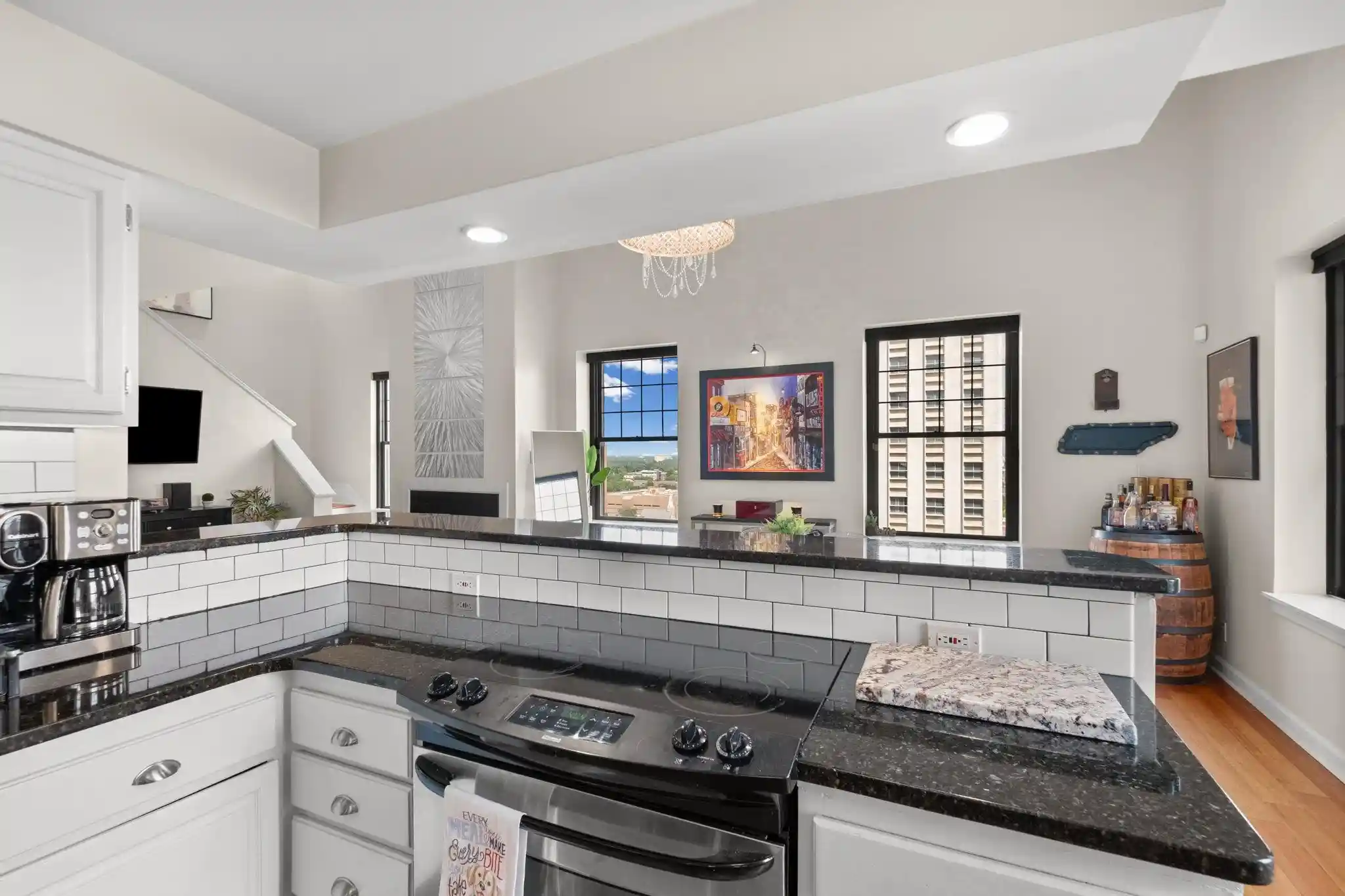 Listing Photo 5 - Condo for sale in Claridge House Condominiums located at 109 N Main St, Memphis, TN 38103 - Unit #1602