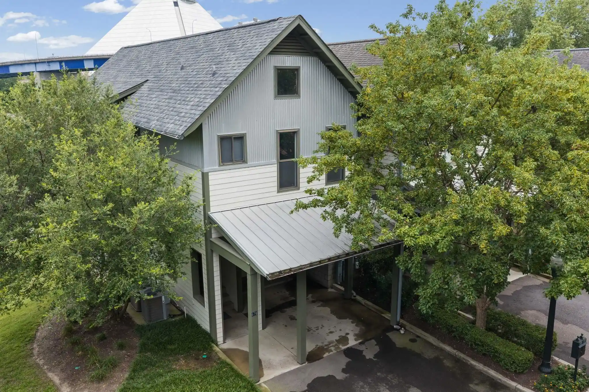 Photo 2 of Sale Pending at 676 Marina Cottage Dr, Memphis, TN 38103 | MLS# 10227137 | Listing updated on 2026-09-02