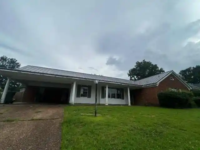 Photo 1 of Sale Pending at 1917 Finley Rd, Memphis, TN 38116 | MLS# 10227140 | Listing updated on 2026-09-04