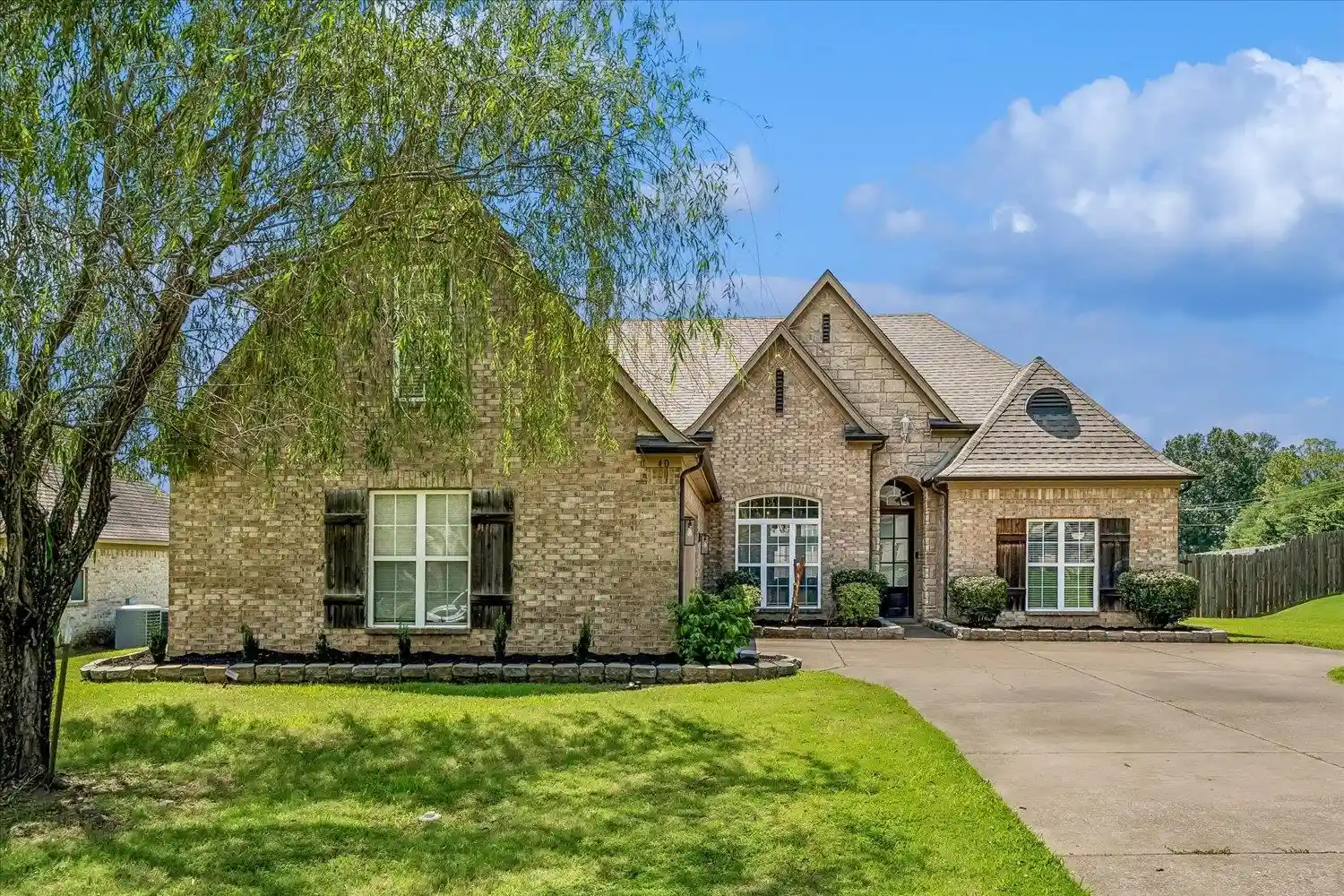 Photo 1 of Single family home for sale at 40 Burton Pl Dr, Oakland, TN 38060 | MLS# 10227155 | Listing updated on 2026-09-05