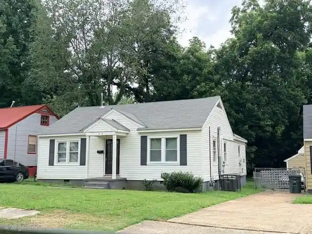 Photo 3 of Single family home for sale at 39 E Frank Ave, Memphis, TN 38109 | MLS# 10227173 | Listing updated on 2026-07-29