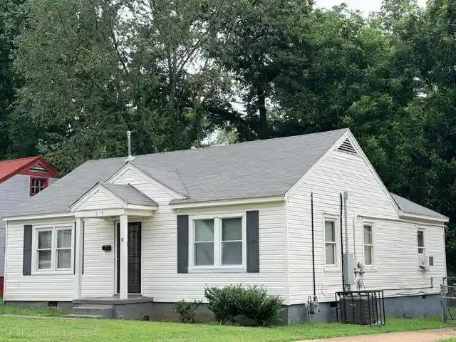 Photo 3 of Single family home for sale at 39 E Frank Ave, Memphis, TN 38109 | MLS# 10227173 | Listing updated on 2026-07-29