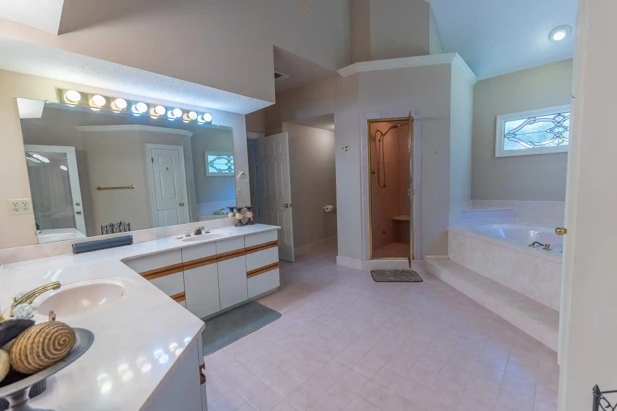 Photo 3 of Sale Pending at 2029 Woodchase Cv, Cordova, TN 38016 | MLS# 10227174 | Listing updated on 2026-08-10
