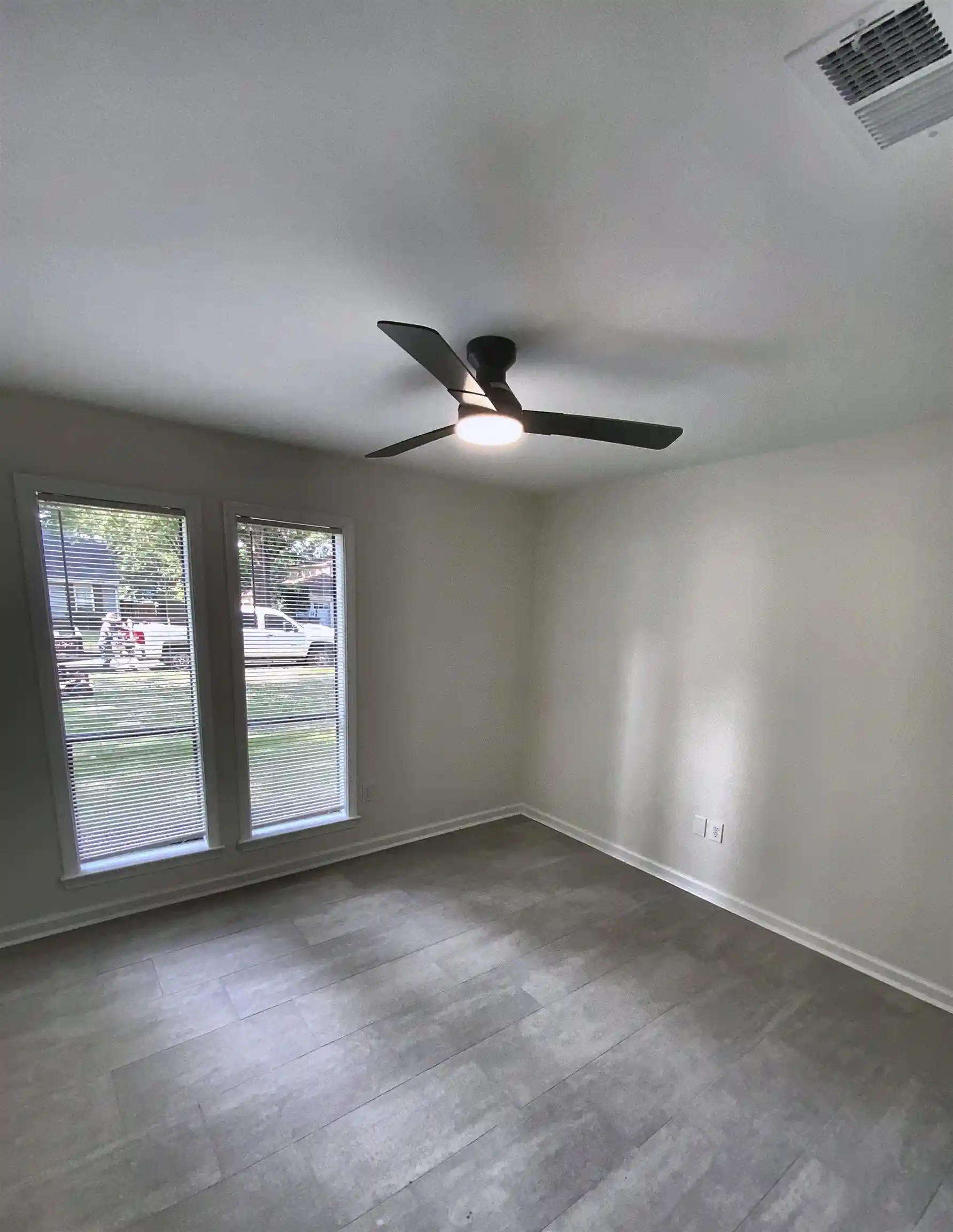 Photo 3 of Single family home for sale at 6744 Bainbridge Dr, Memphis, TN 38119 | MLS# 10227179 | Listing updated on 2026-08-22
