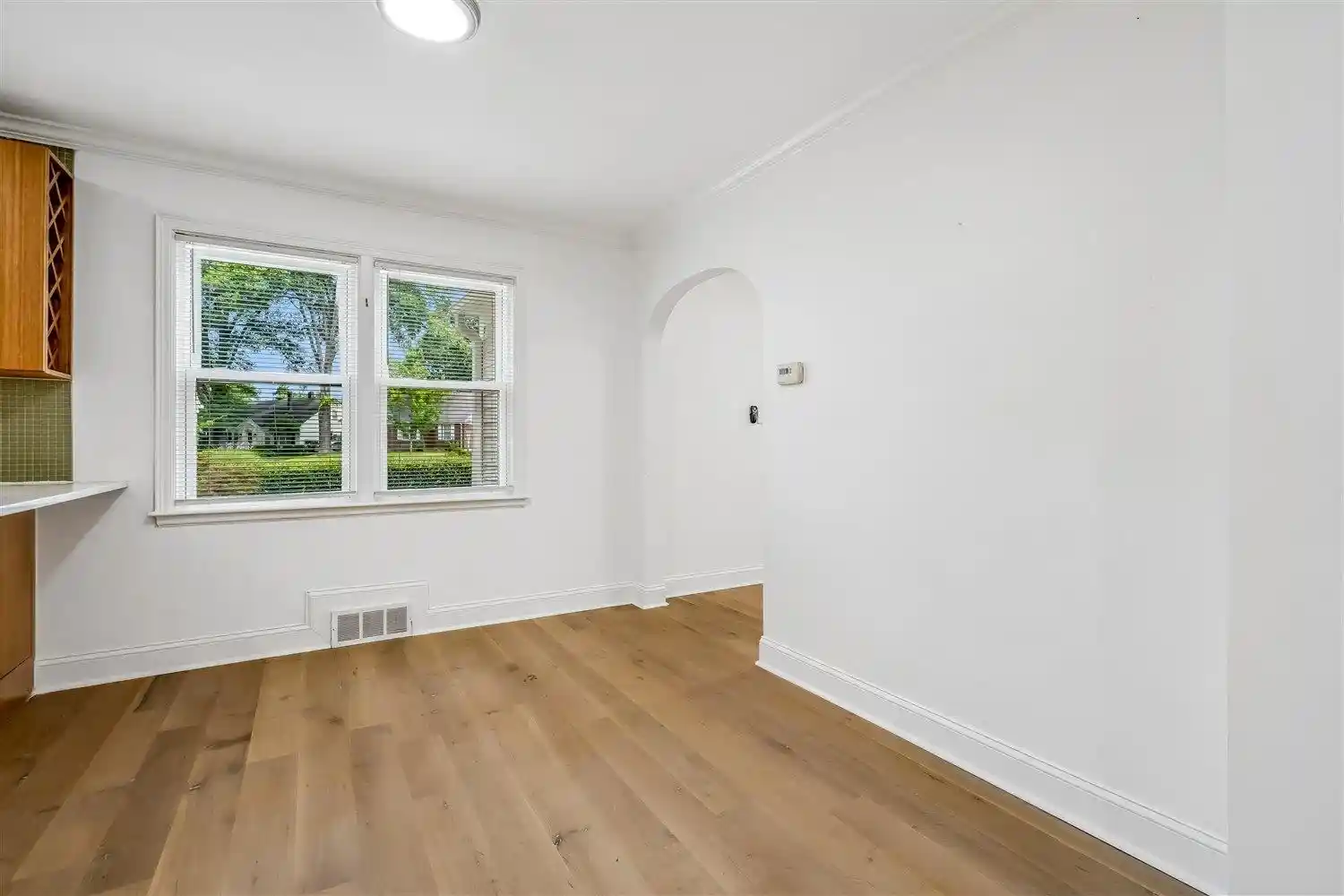 Photo 2 of Single family home for sale at 11 N Ashlawn Rd, Memphis, TN 38112 | MLS# 10227194 | Listing updated on 2026-09-13