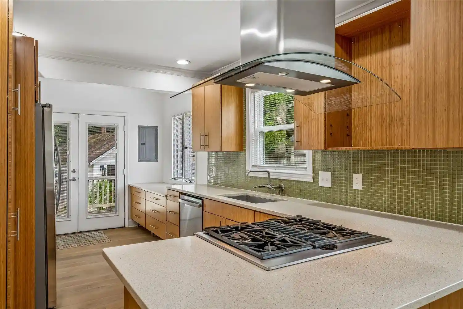 Photo 3 of Single family home for sale at 11 N Ashlawn Rd, Memphis, TN 38112 | MLS# 10227194 | Listing updated on 2026-09-13