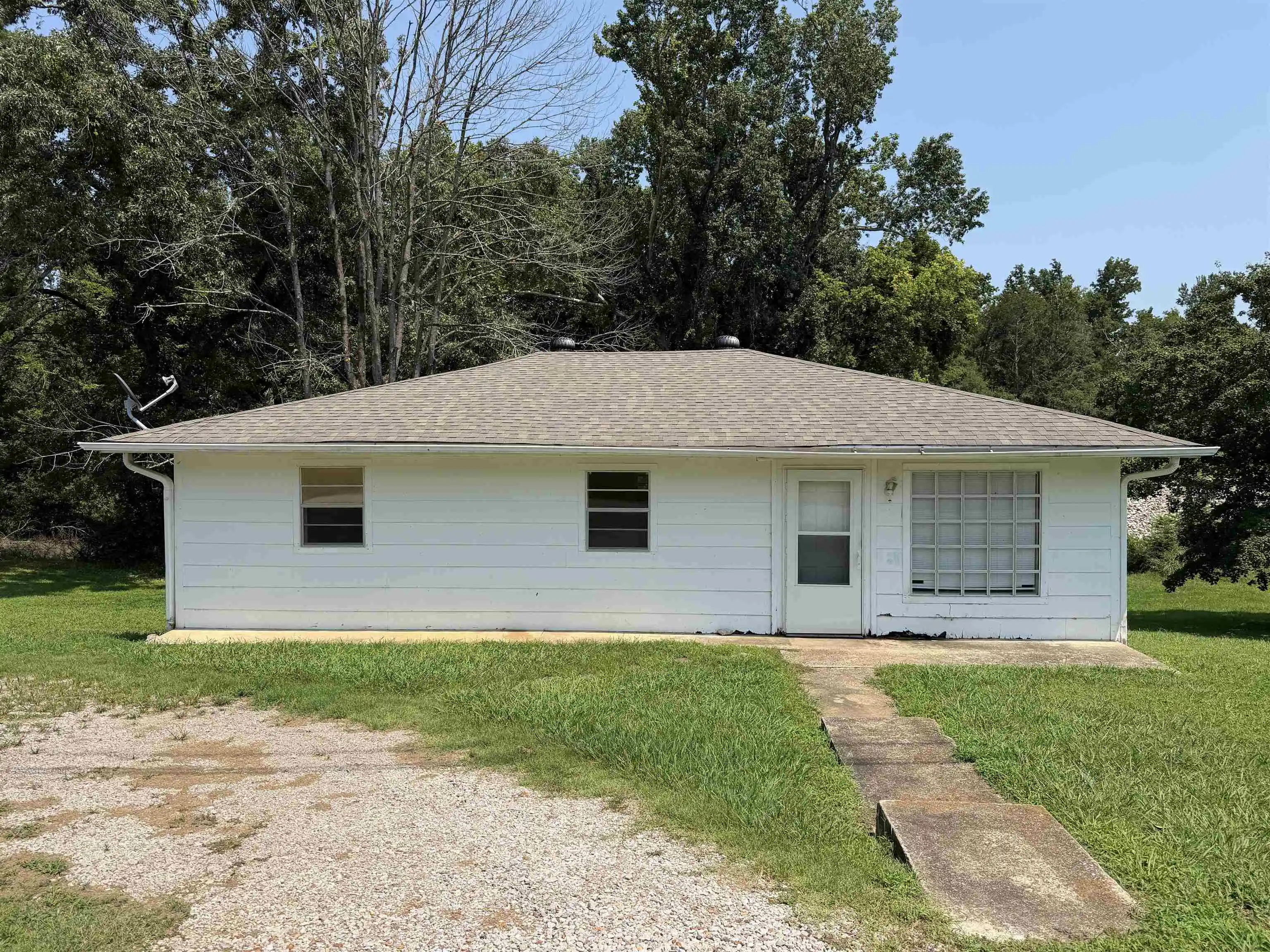 1st image of 510 Riverside Dr, Savannah, TN 38372 | MLS# 10227195