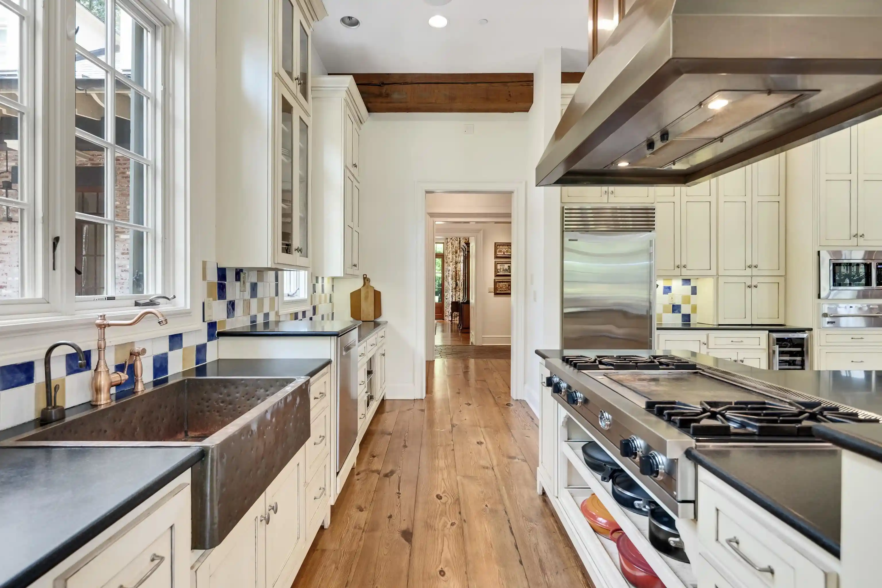 Photo 3 of Mansion for sale at 8891 Forest Meadow Dr, Memphis, TN 38125 | MLS# 10227219 | Listing updated on 2026-08-06