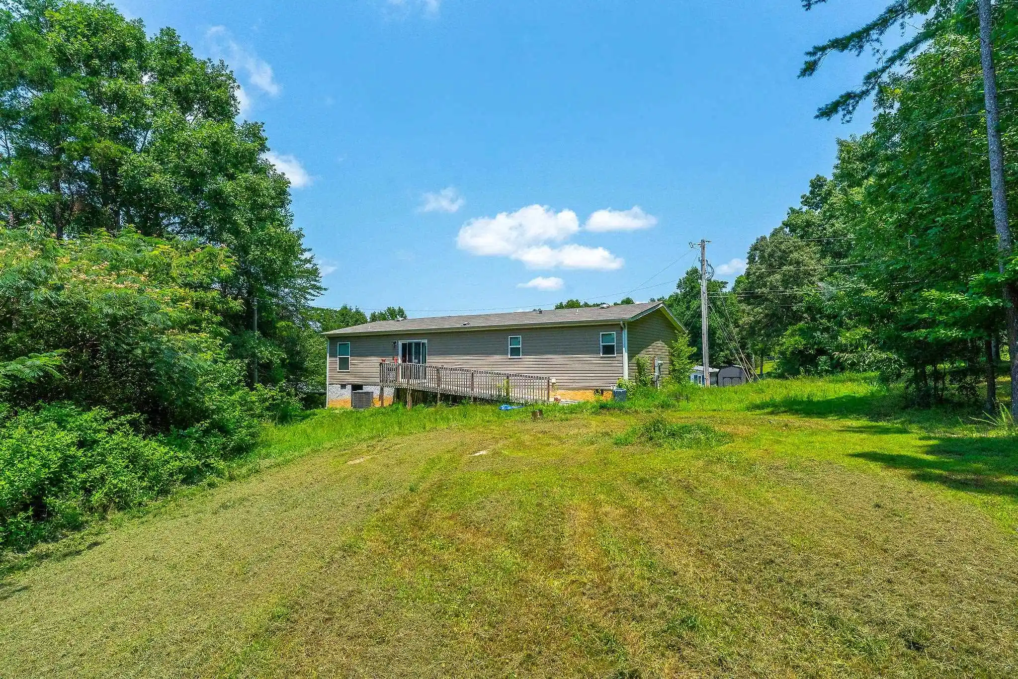Photo 3 of Sale Pending at 897 Ponderosa Dr, Soddy Daisy, TN 37379 | MLS# 10227220 | Listing updated on 2026-09-14