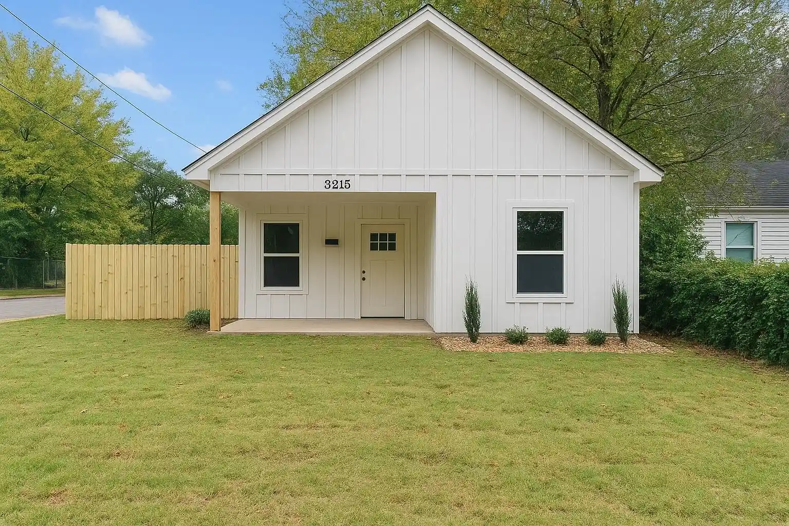 Photo 1 of Single family home for sale at 3215 Lyndale Pl, Memphis, TN 38112 | MLS# 10227247 | Listing updated on 2026-07-30