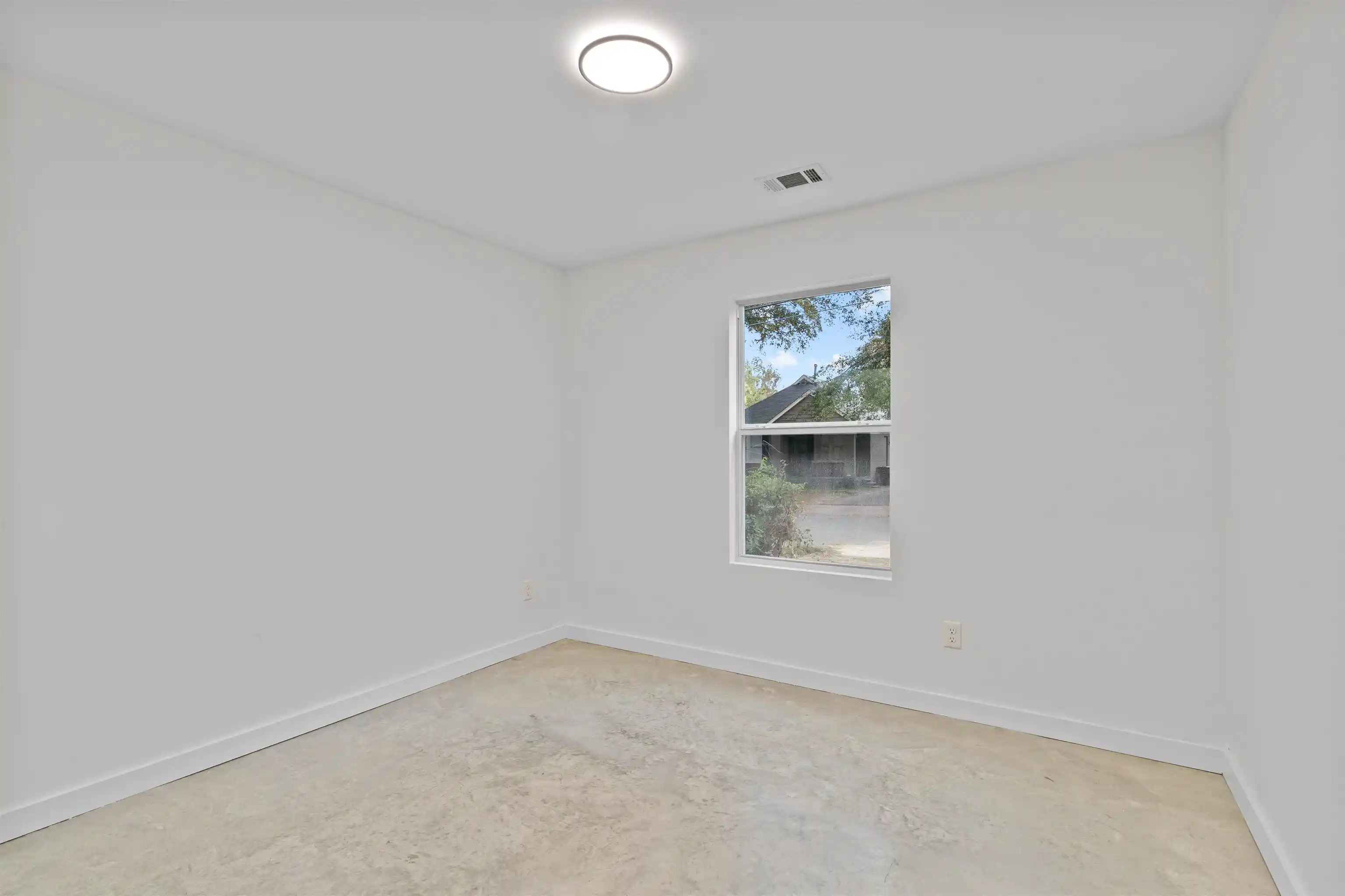 Photo 2 of Single family home for sale at 3215 Lyndale Pl, Memphis, TN 38112 | MLS# 10227247 | Listing updated on 2026-07-30