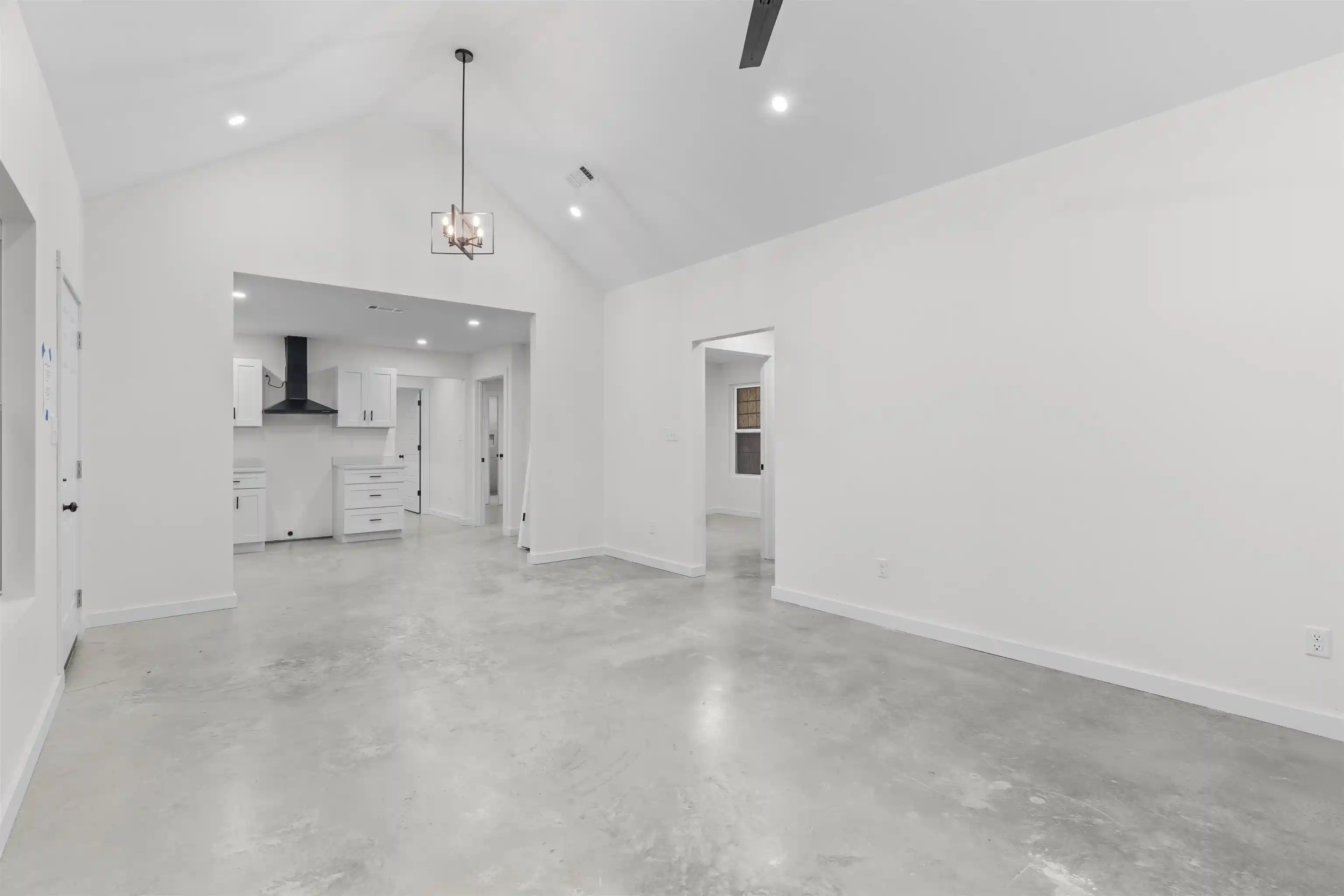 Photo 4 of Single family home for sale at 3215 Lyndale Pl, Memphis, TN 38112 | MLS# 10227247 | Listing updated on 2026-07-30