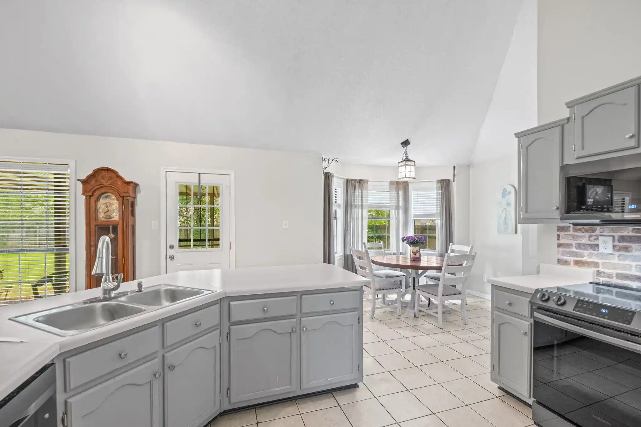 31st image of 7947 Sandywood Ln, Bartlett, TN 38133 | MLS# 10227253