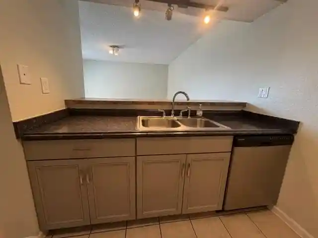 Photo 3 of Townhouse for sale at 6692 Whispering Oak Pl #2, Memphis, TN 38120 | MLS# 10227277 | Listing updated on 2026-09-11
