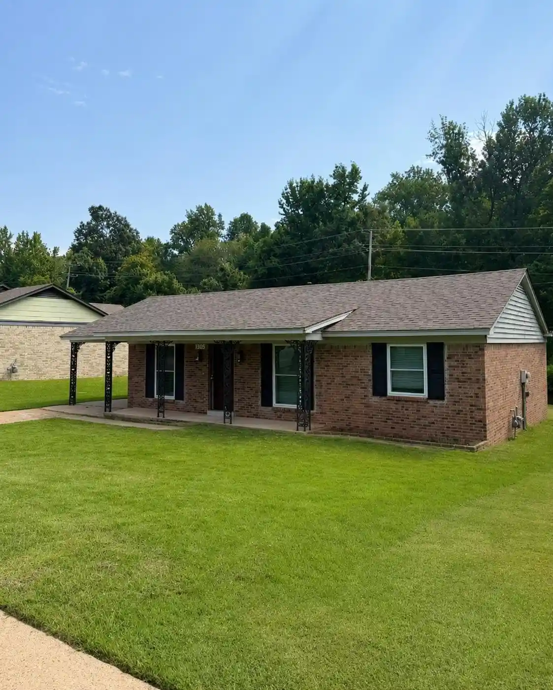 Photo 1 of Sale Pending at 3090 Spring Hl Dr, Memphis, TN 38127 | MLS# 10227289 | Listing updated on 2026-10-10