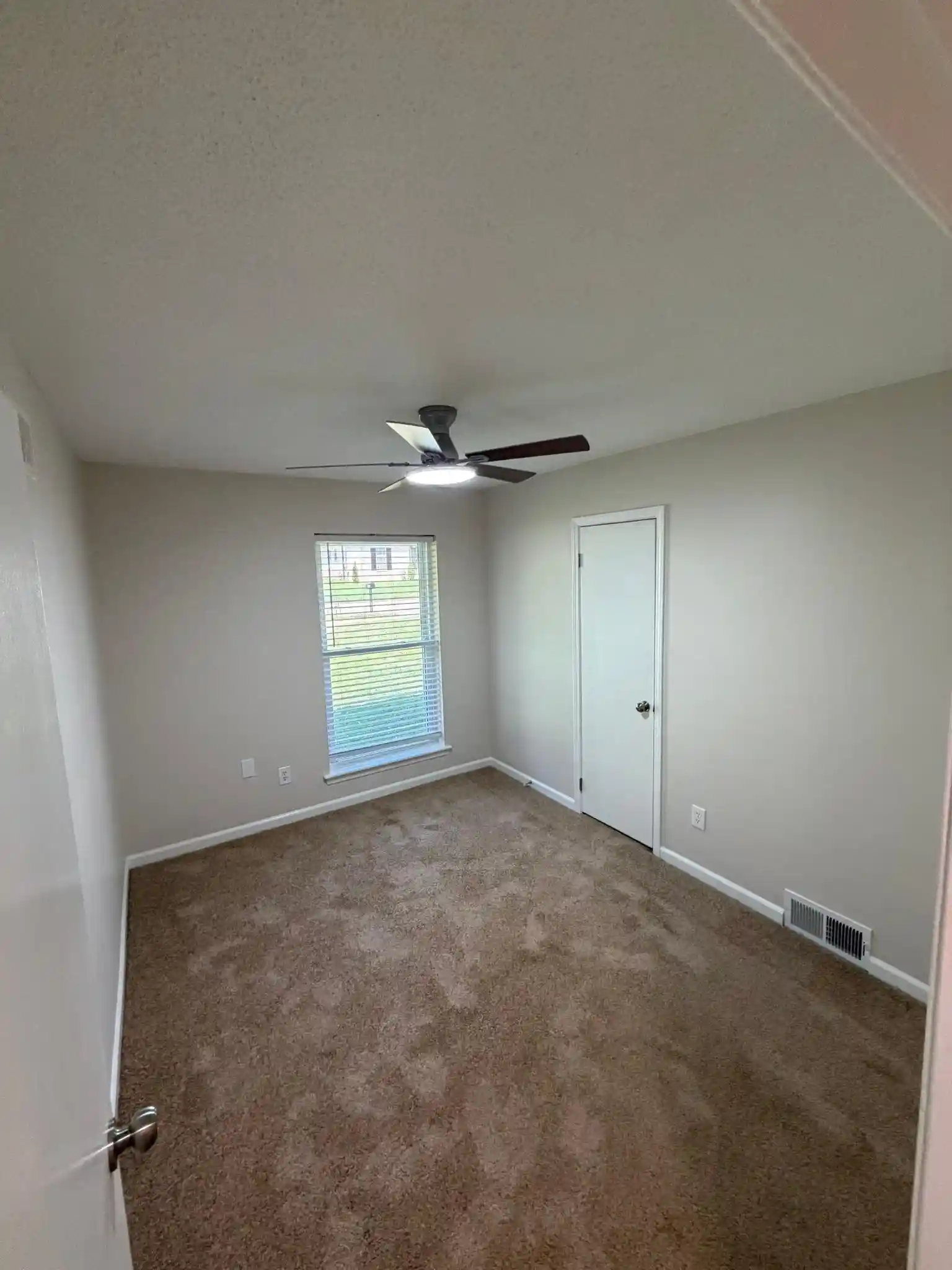 Photo 4 of Sale Pending at 3090 Spring Hl Dr, Memphis, TN 38127 | MLS# 10227289 | Listing updated on 2026-10-10
