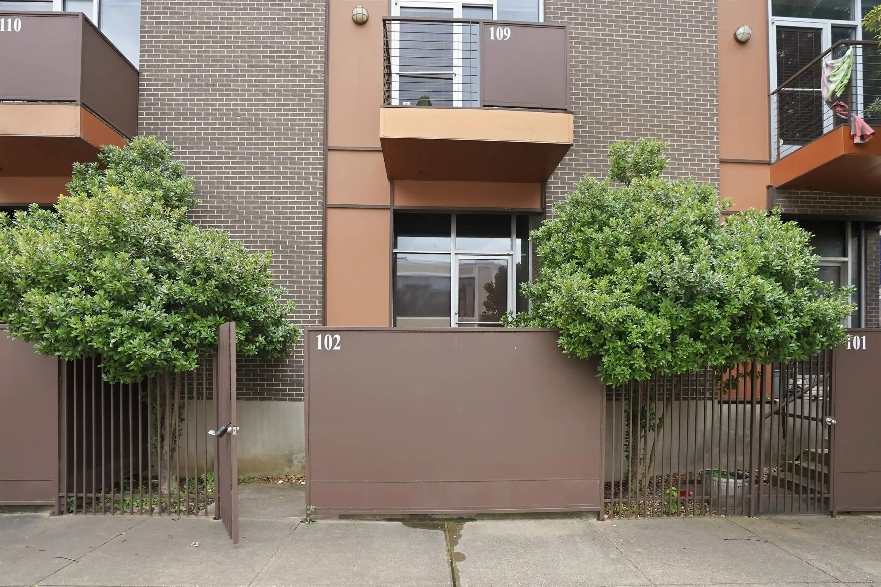 1st image of 437 Monroe Ave #102, Memphis, TN 38103 | MLS# 10227352