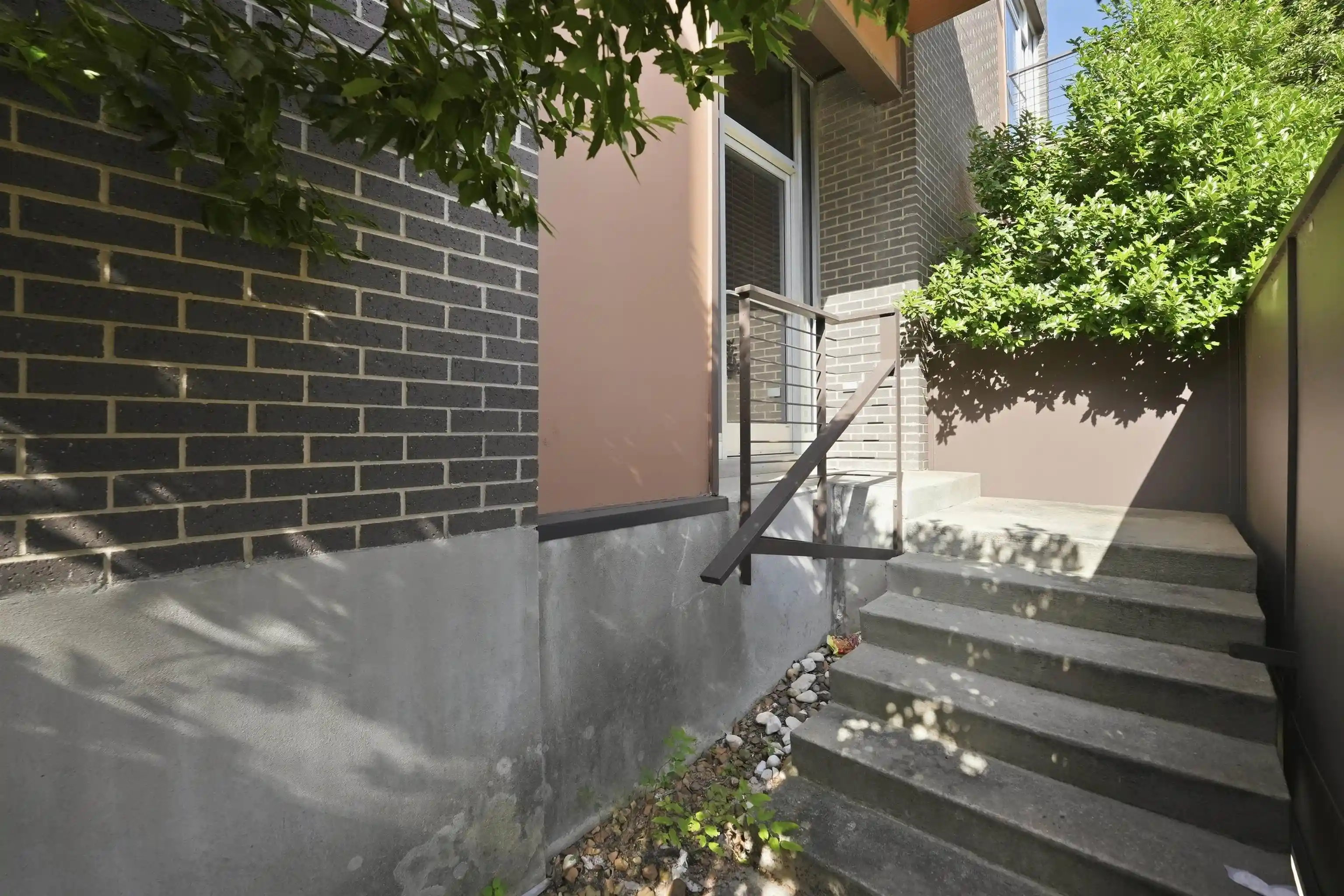2nd image of 437 Monroe Ave #102, Memphis, TN 38103 | MLS# 10227352