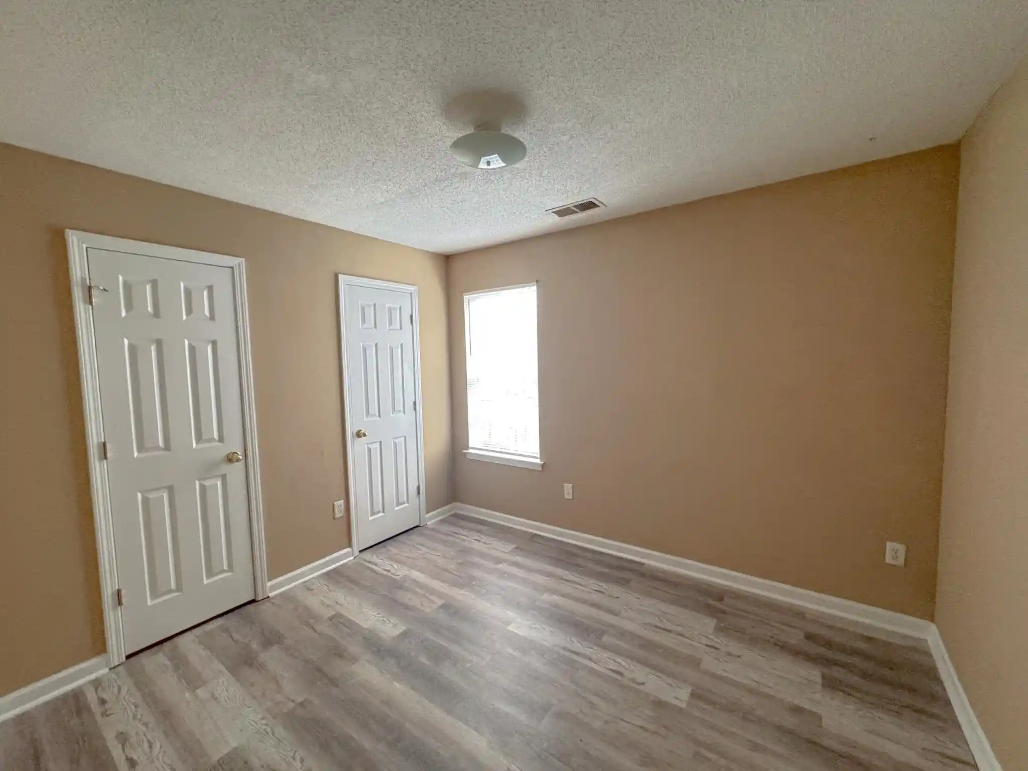 Photo 2 of Townhouse for sale at 6883 Manslick Rd, Cordova, TN 38018 | MLS# 10227363 | Listing updated on 2026-09-30