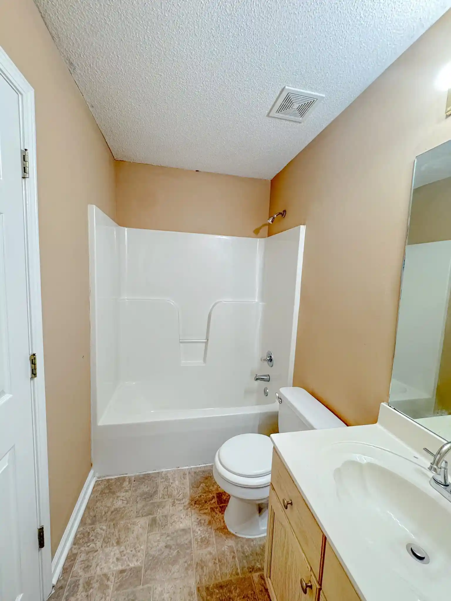 Photo 4 of Townhouse for sale at 6883 Manslick Rd, Cordova, TN 38018 | MLS# 10227363 | Listing updated on 2026-09-30