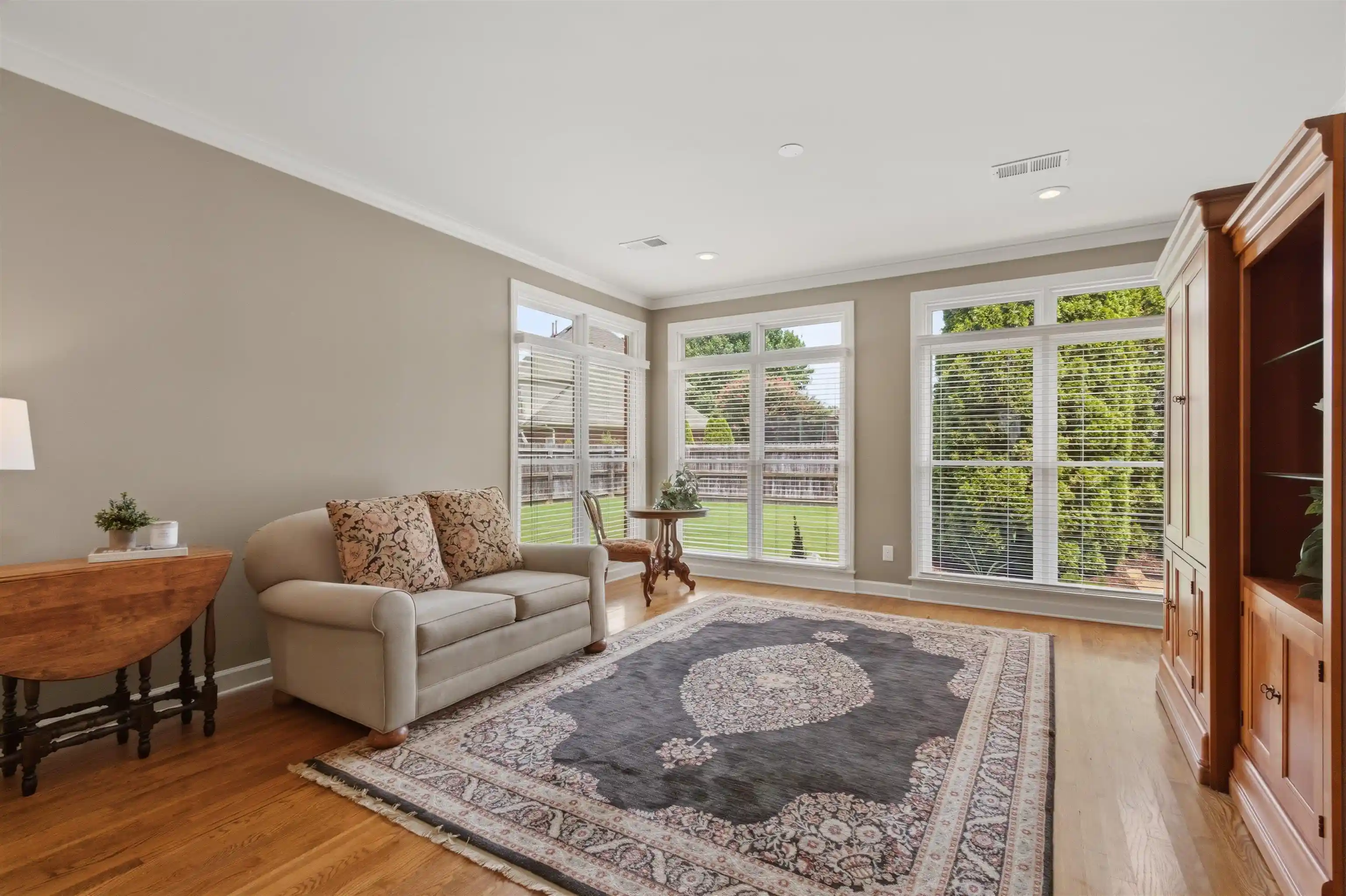 2nd image of 2068 Dogwood Garden Dr, Germantown, TN 38139 | MLS# 10227367