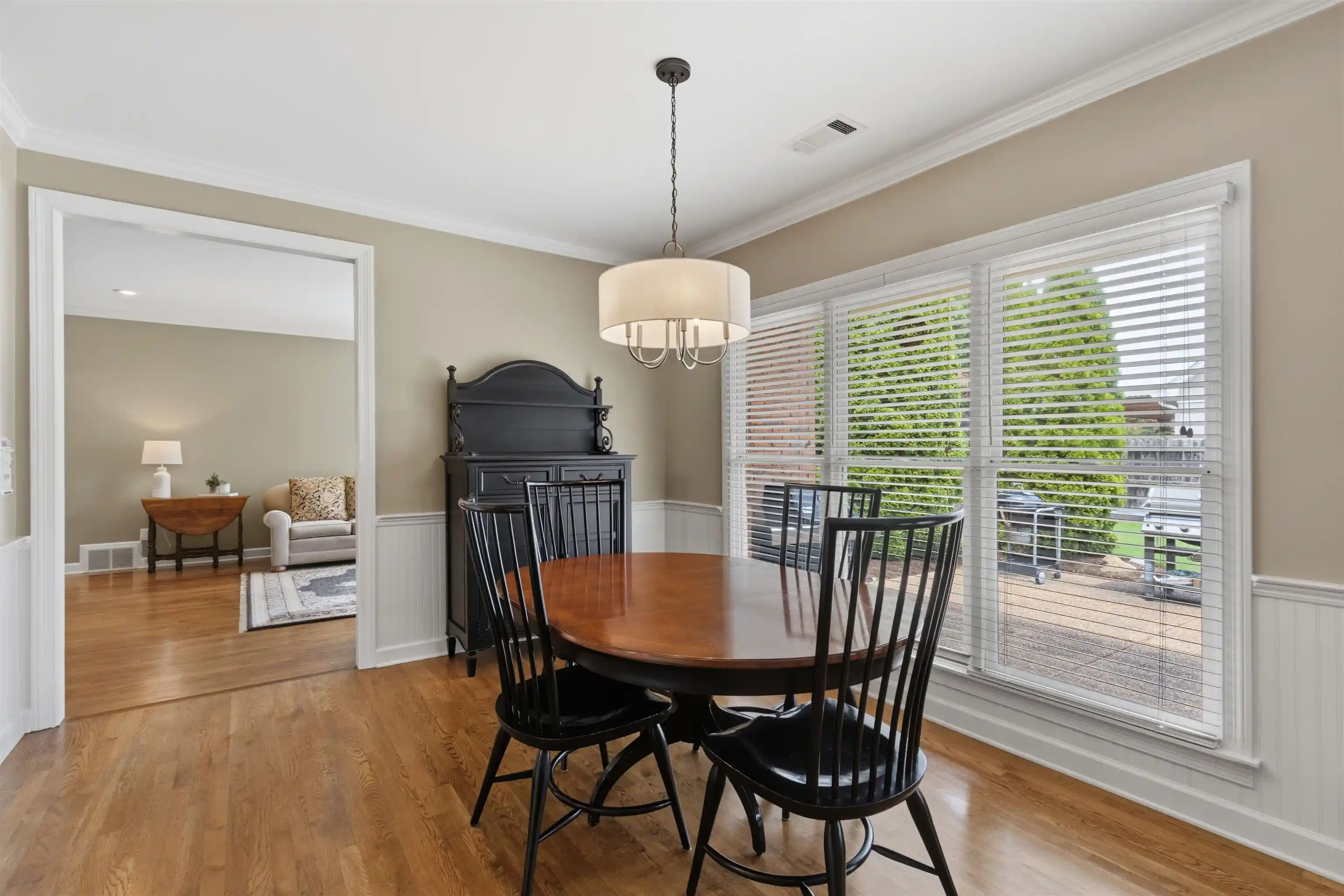 3rd image of 2068 Dogwood Garden Dr, Germantown, TN 38139 | MLS# 10227367
