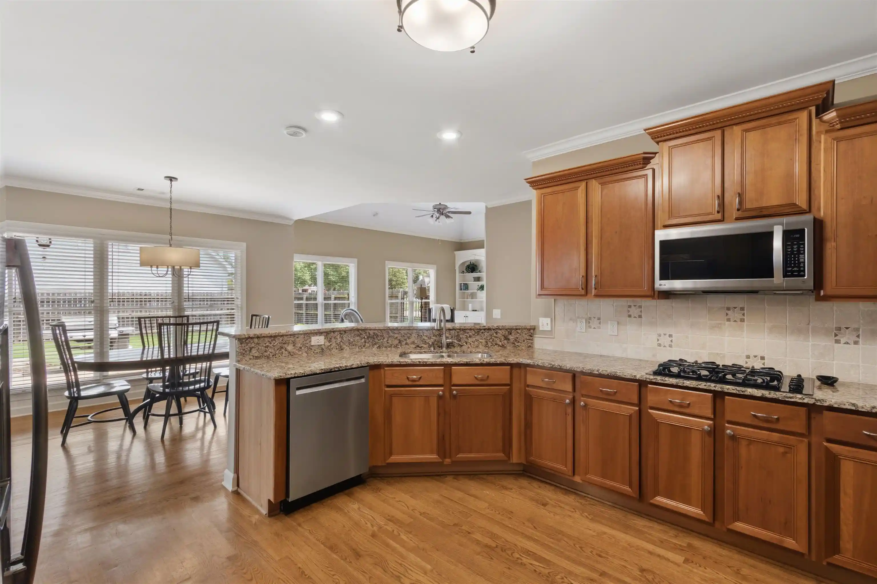 4th image of 2068 Dogwood Garden Dr, Germantown, TN 38139 | MLS# 10227367
