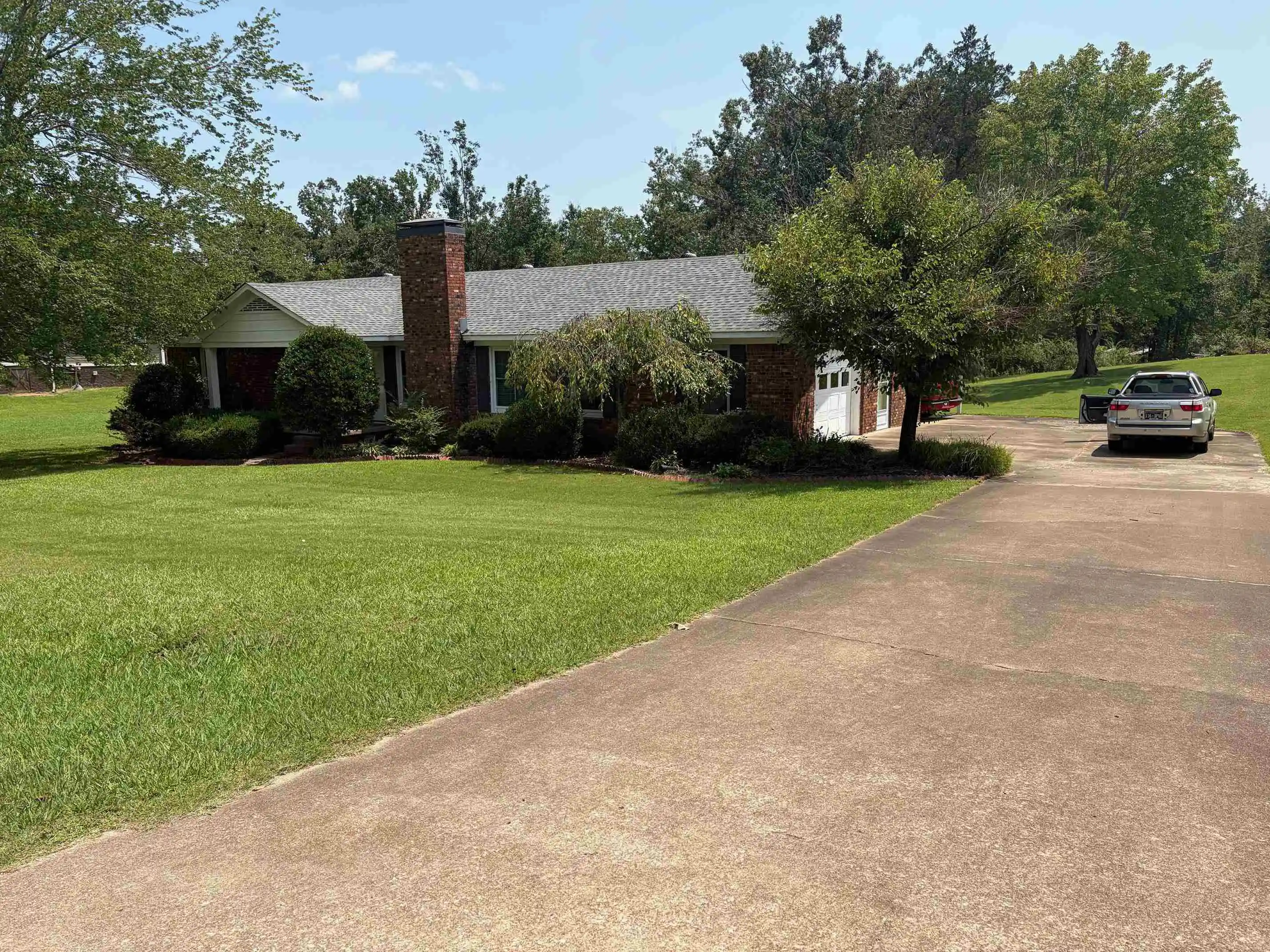 2nd image of 135 Poplar St, Savannah, TN 38372 | MLS# 10227373