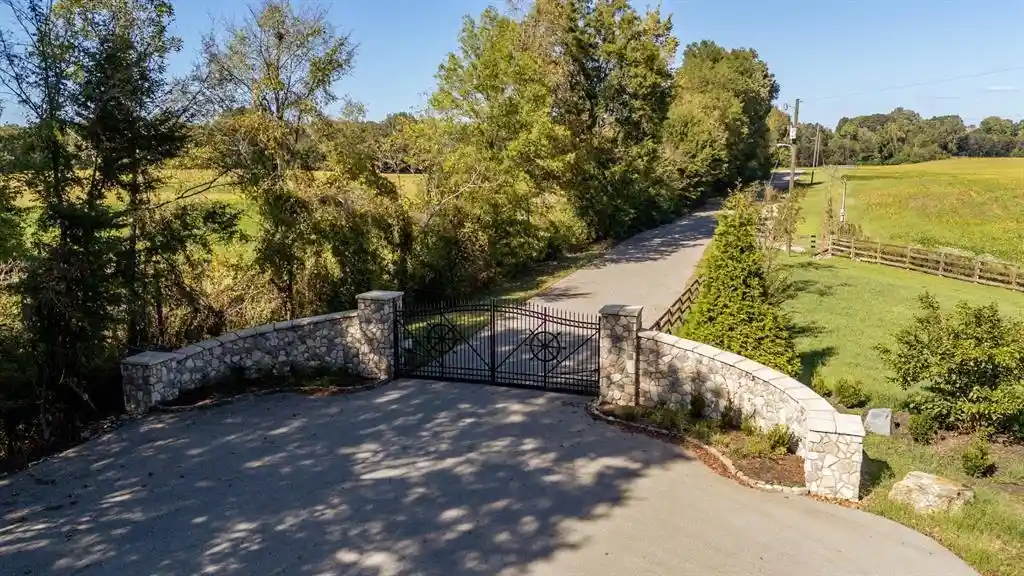 9th image of 64 Cravens Rd, Savannah, TN 38372 | MLS# 10227402