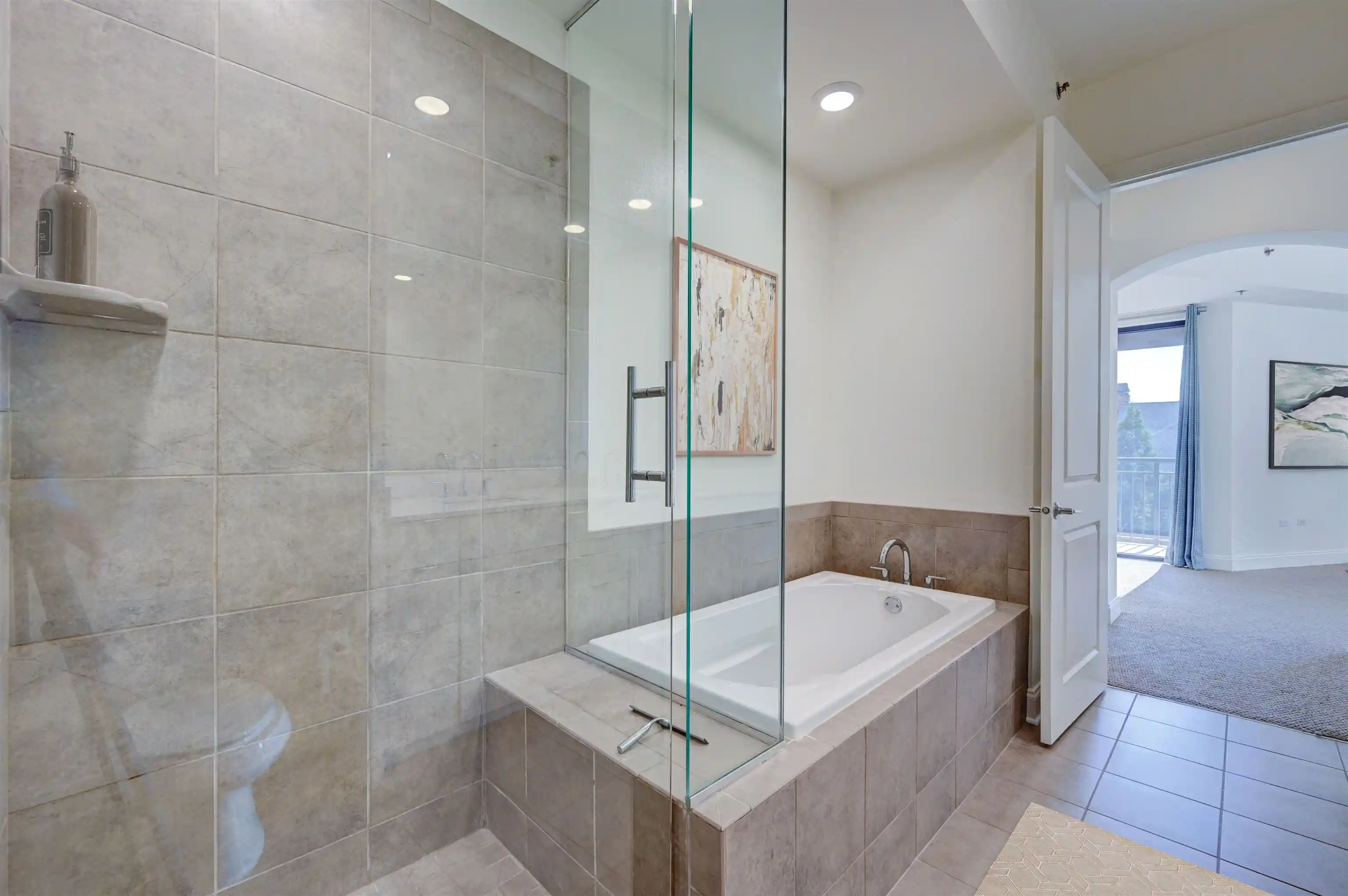 Photo 2 of Condo for sale at 717 S Riverside Dr #206, Memphis, TN 38103 | MLS# 10227407 | Listing updated on 2026-09-02