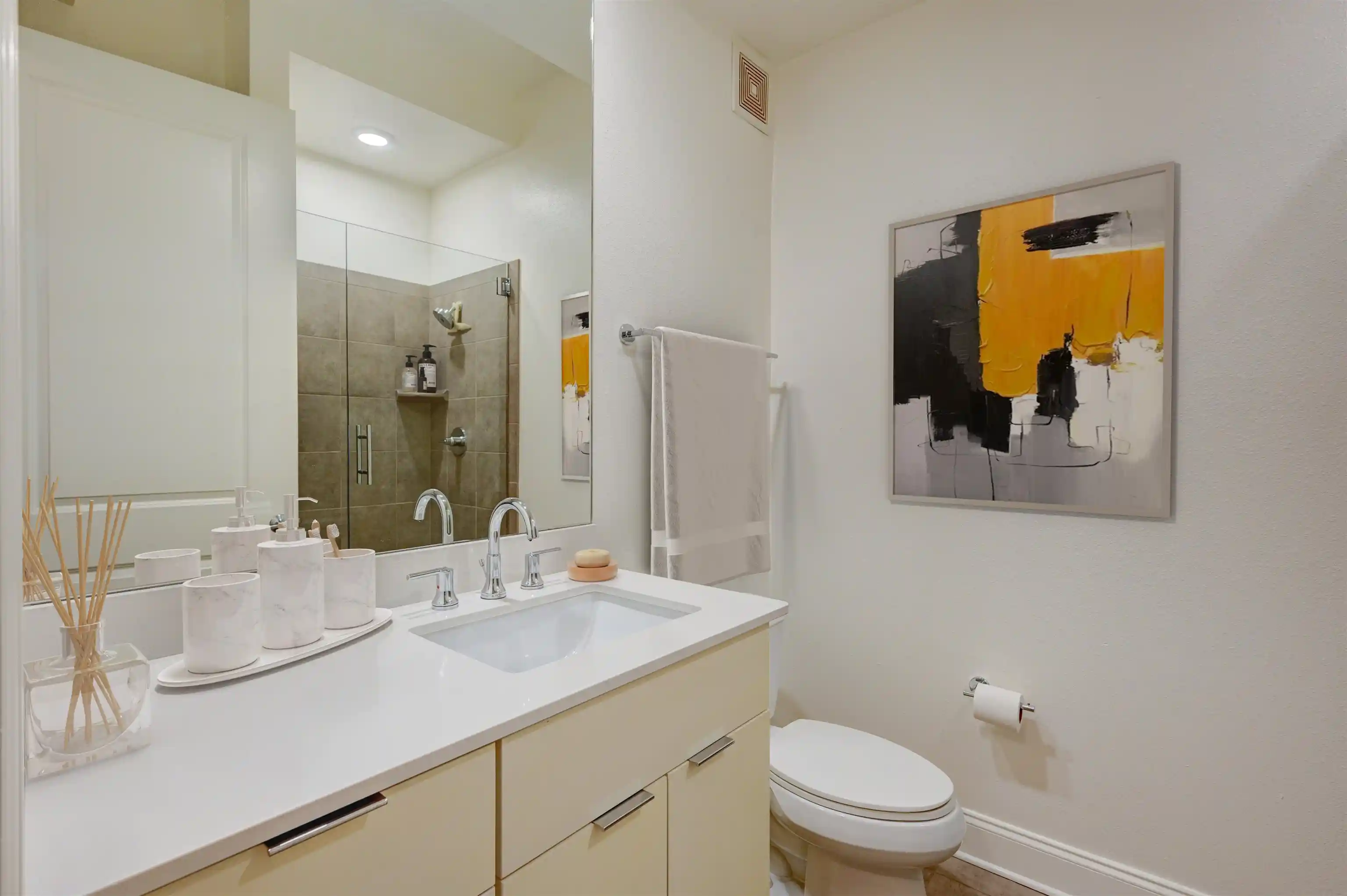 Photo 4 of Condo for sale at 717 S Riverside Dr #206, Memphis, TN 38103 | MLS# 10227407 | Listing updated on 2026-10-13