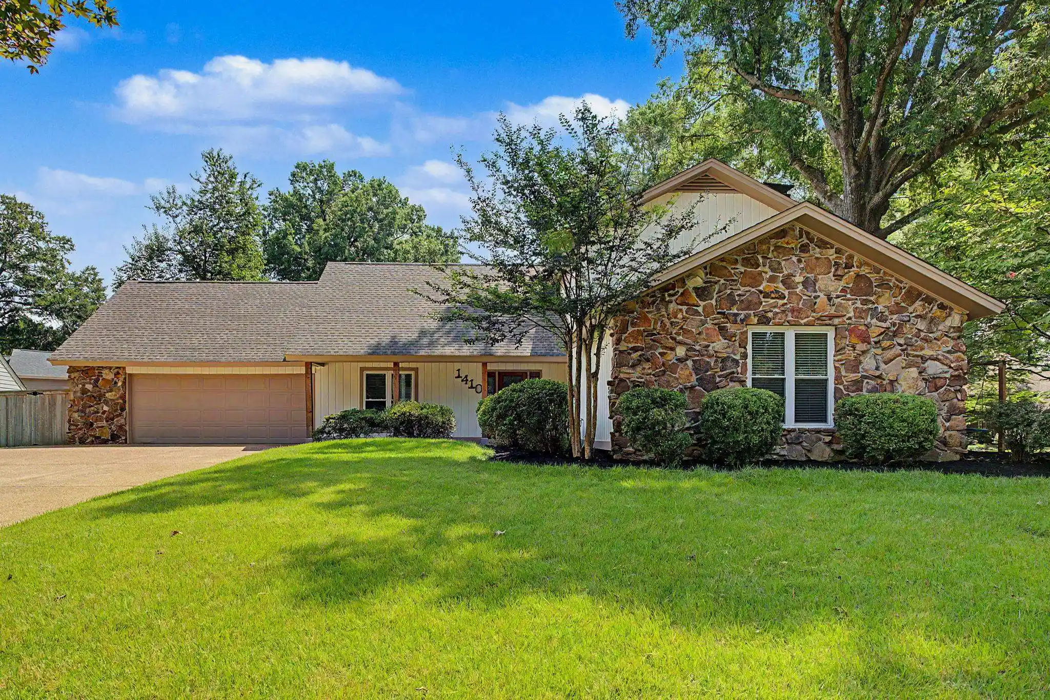 Photo 1 of Sale Pending at 1410 Riverwood Cv, Germantown, TN 38138 | MLS# 10227418 | Listing updated on 2026-08-19