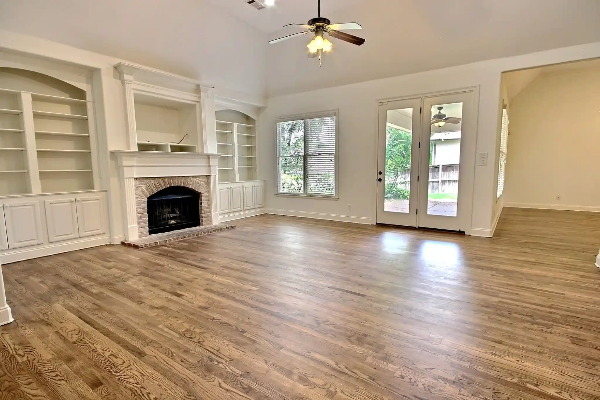 Photo 3 of Single family home for sale at 1581 Brackenshire Ln, Collierville, TN 38017 | MLS# 10227453 | Listing updated on 2026-09-11