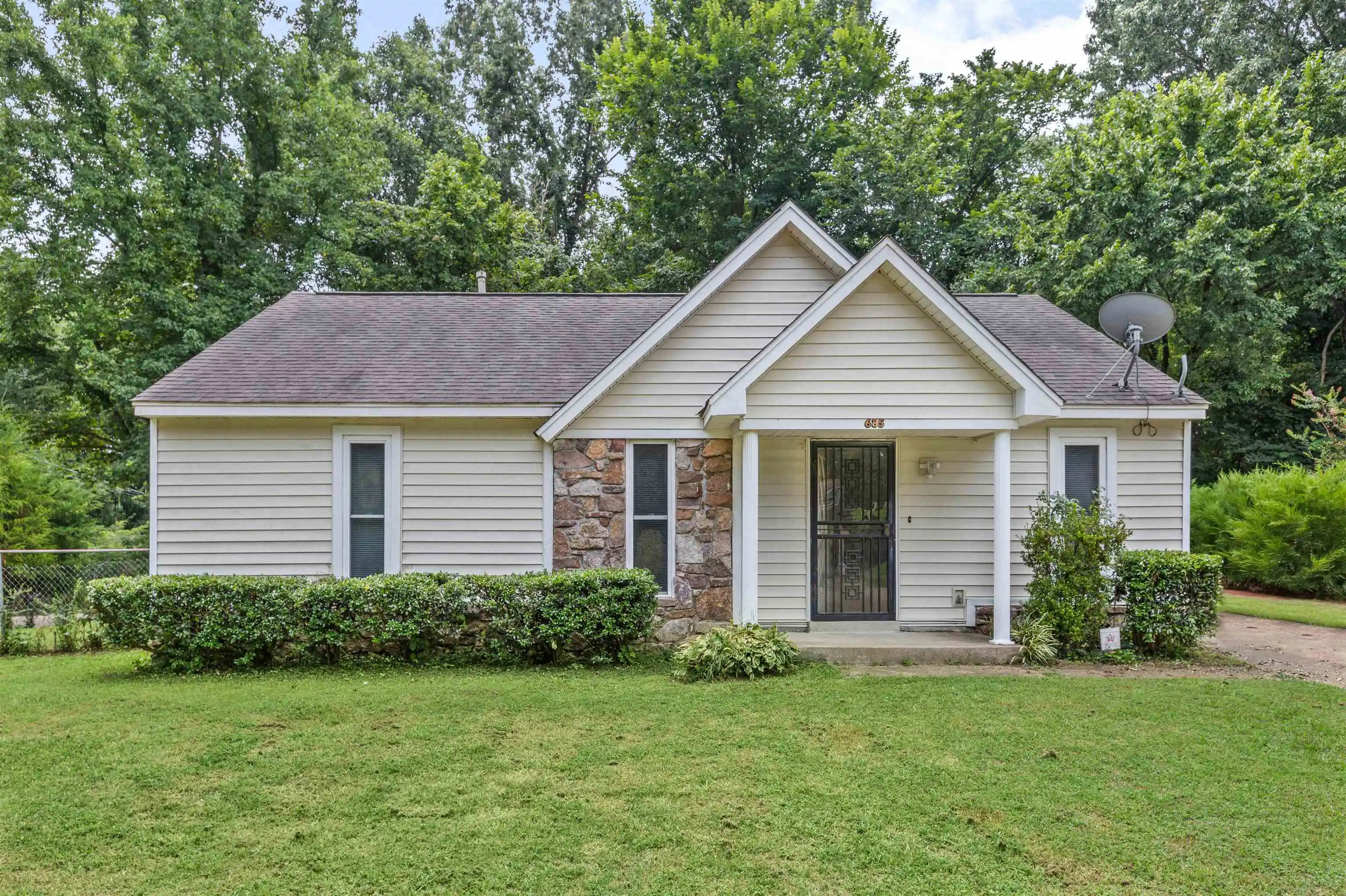 Photo 1 of Single family home for sale at 685 Mcwhirter Ave, Memphis, TN 38127 | MLS# 10227455 | Listing updated on 2026-10-31