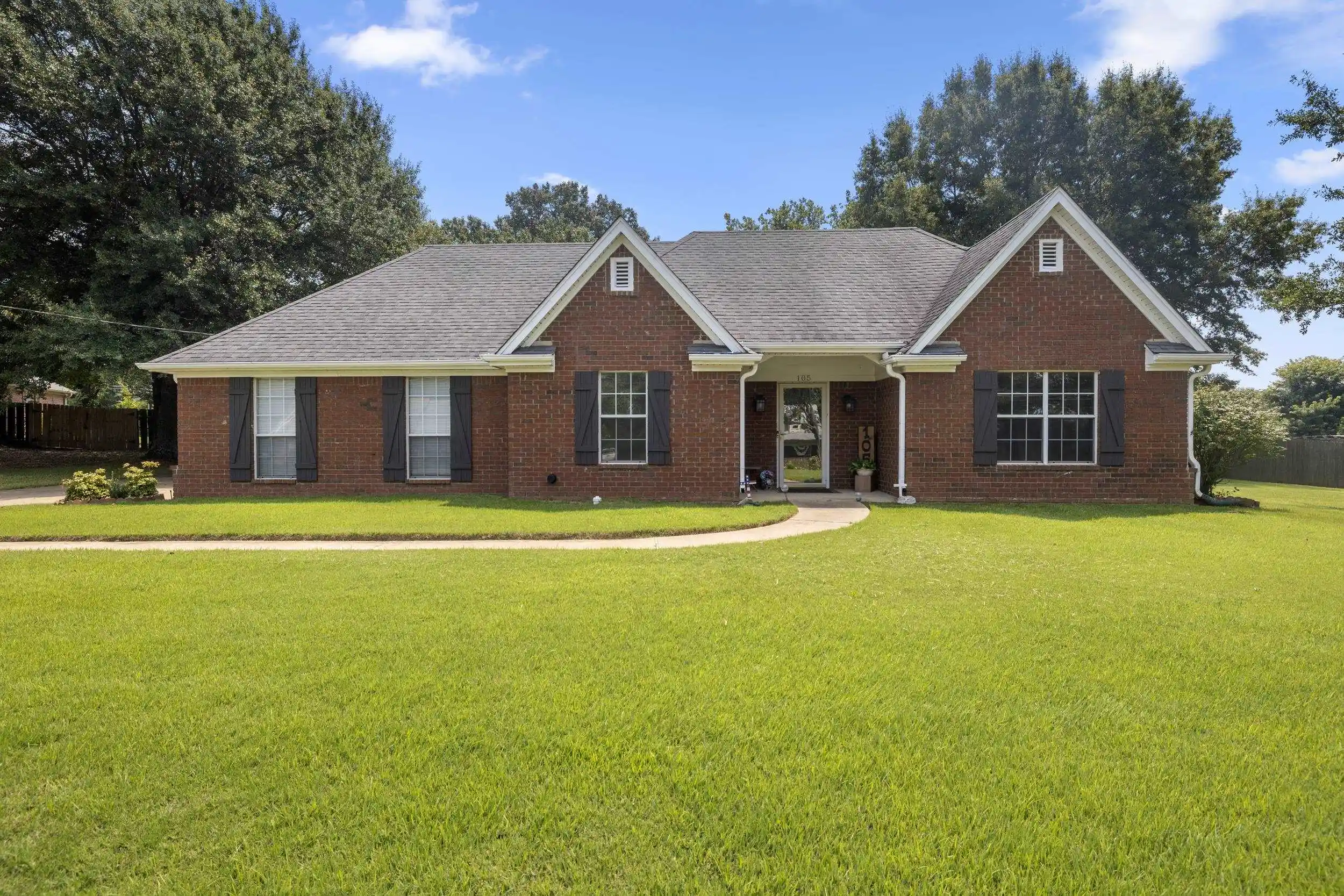 Photo 1 of Sale Pending at 105 Countrywood Ln, Oakland, TN 38060 | MLS# 10227489 | Listing updated on 2026-09-01