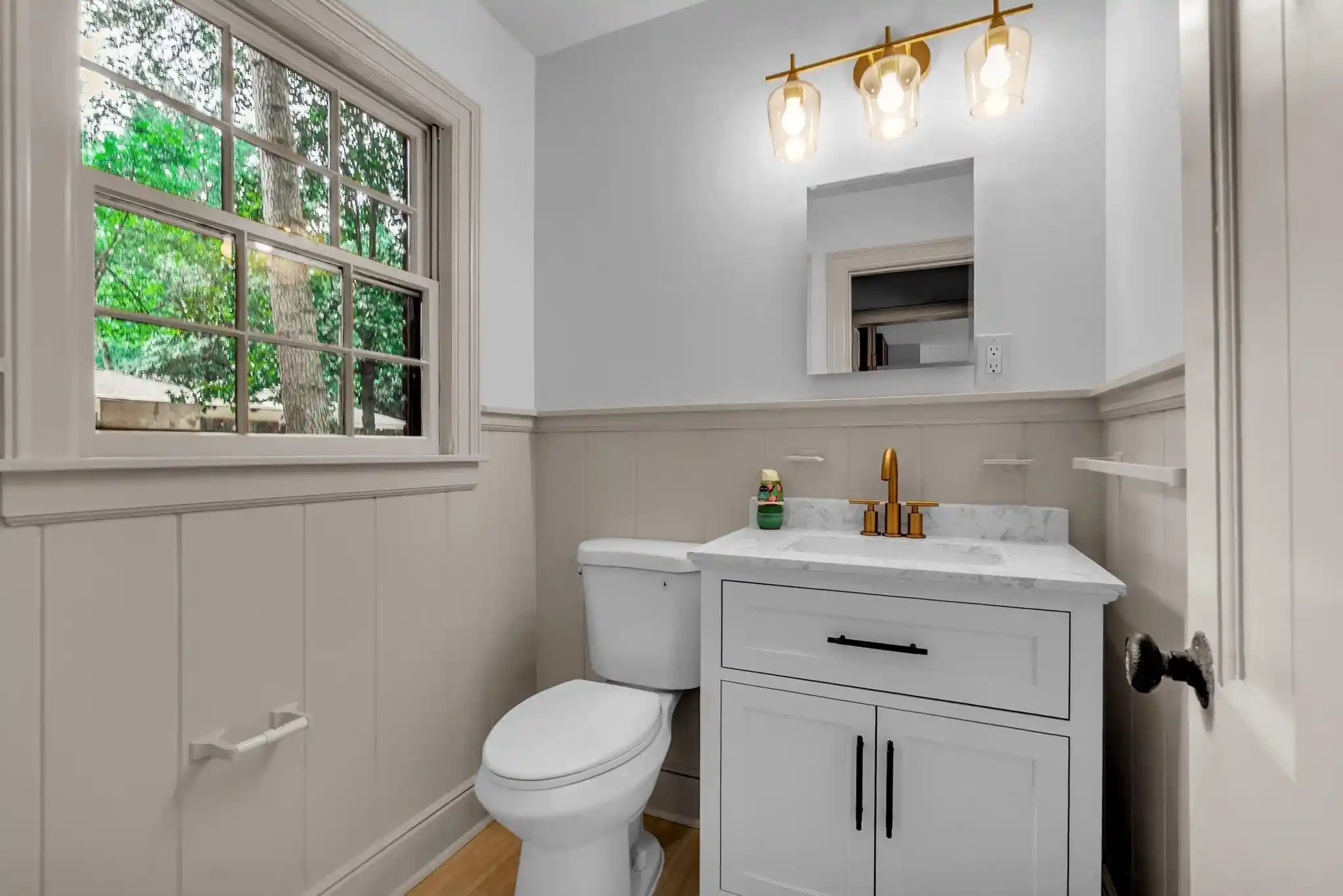 Photo 4 of Single family home for sale at 137 Perkins Ext, Memphis, TN 38117 | MLS# 10227492 | Listing updated on 2026-08-29
