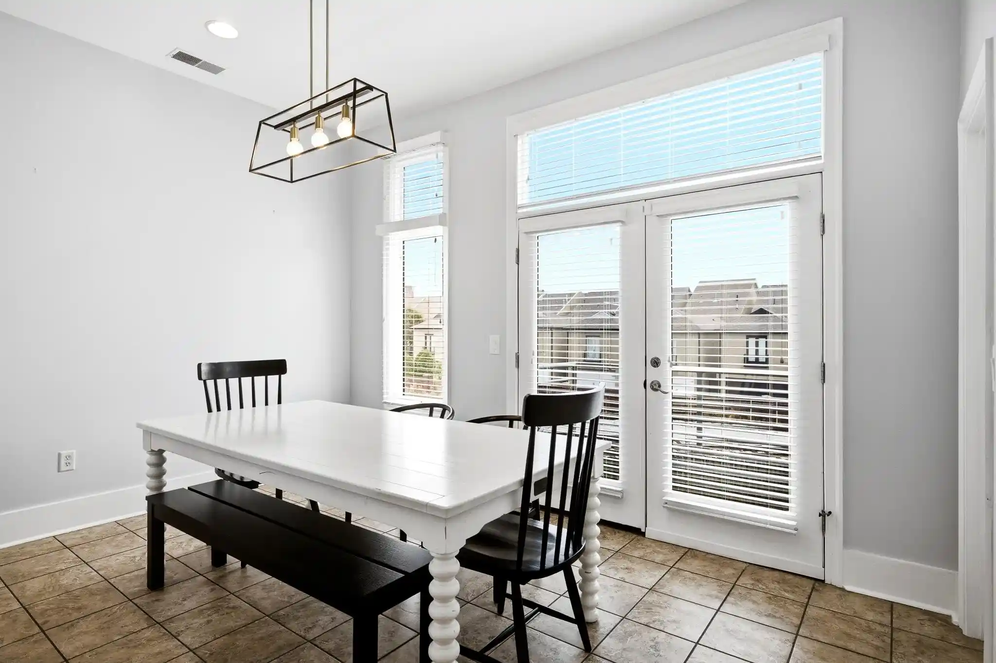 Listing Photo 4 - Condo for sale in building located at 616 Denmark Dr, Memphis, TN 38103 - Unit #106