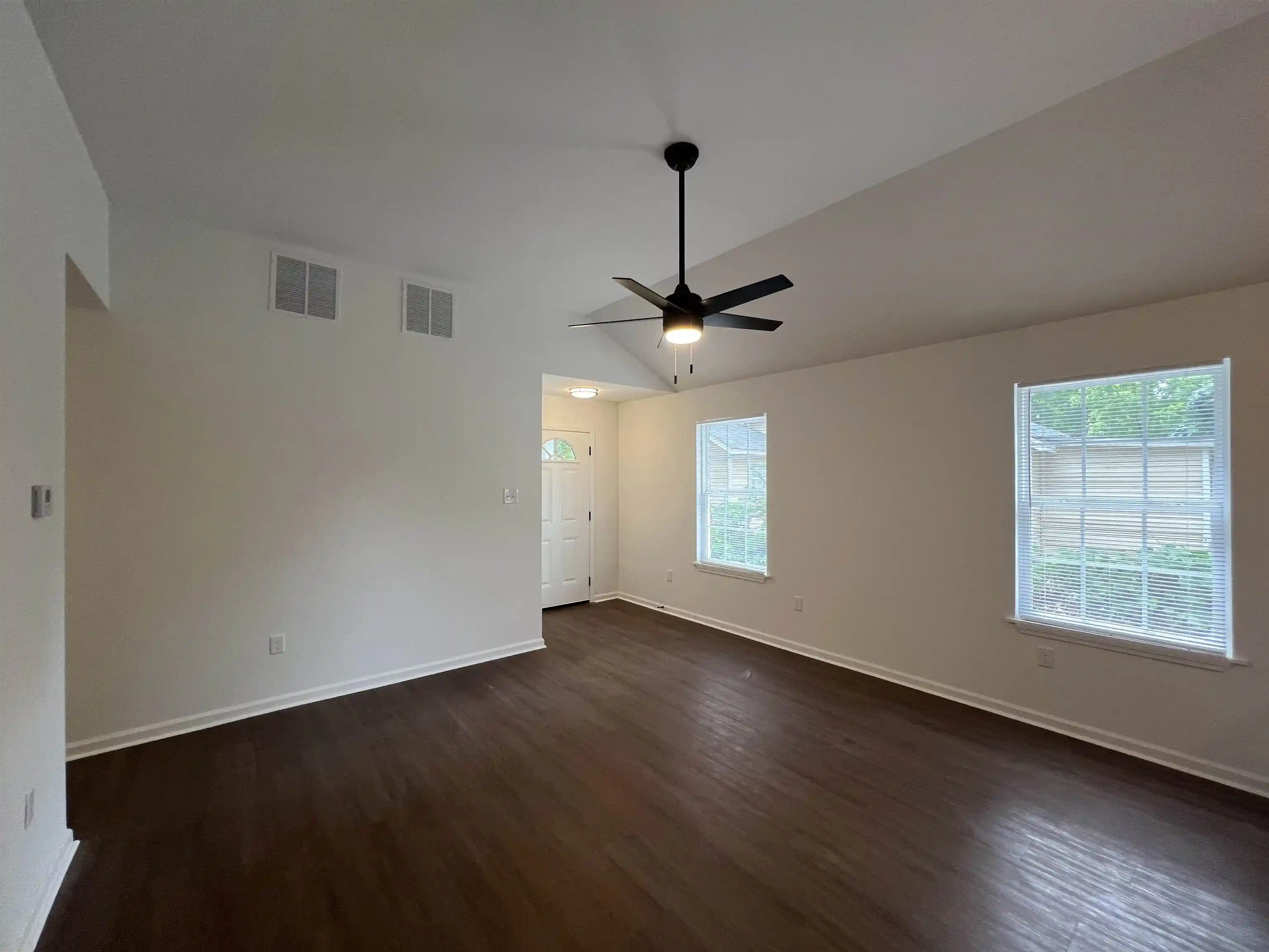 Photo 2 of Sale Pending at 1938 The Oaks Ave, Memphis, TN 38127 | MLS# 10227518 | Listing updated on 2026-08-04