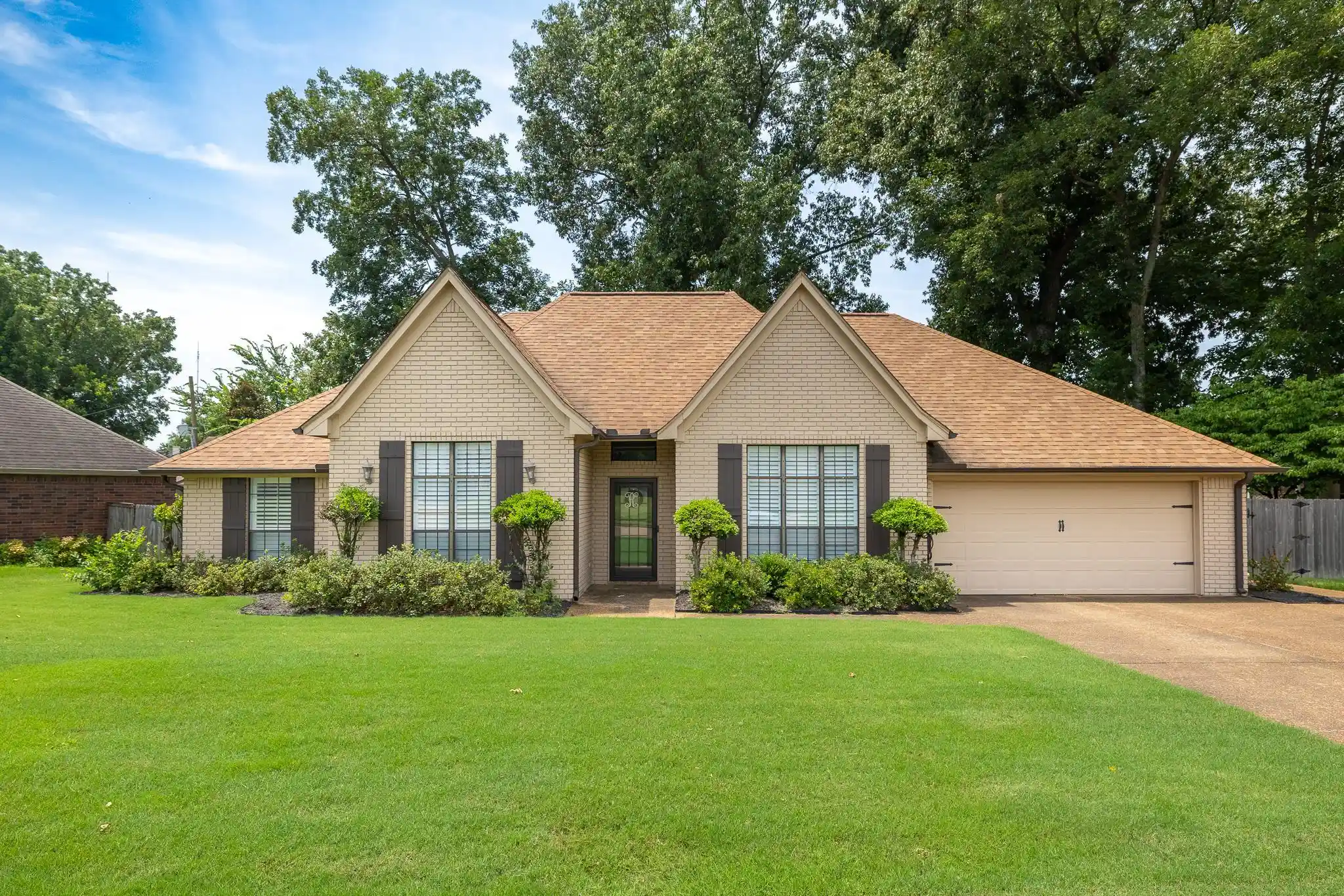 Photo 1 of Sale Pending at 3615 Summerdale Dr, Bartlett, TN 38133 | MLS# 10227521 | Listing updated on 2026-08-17
