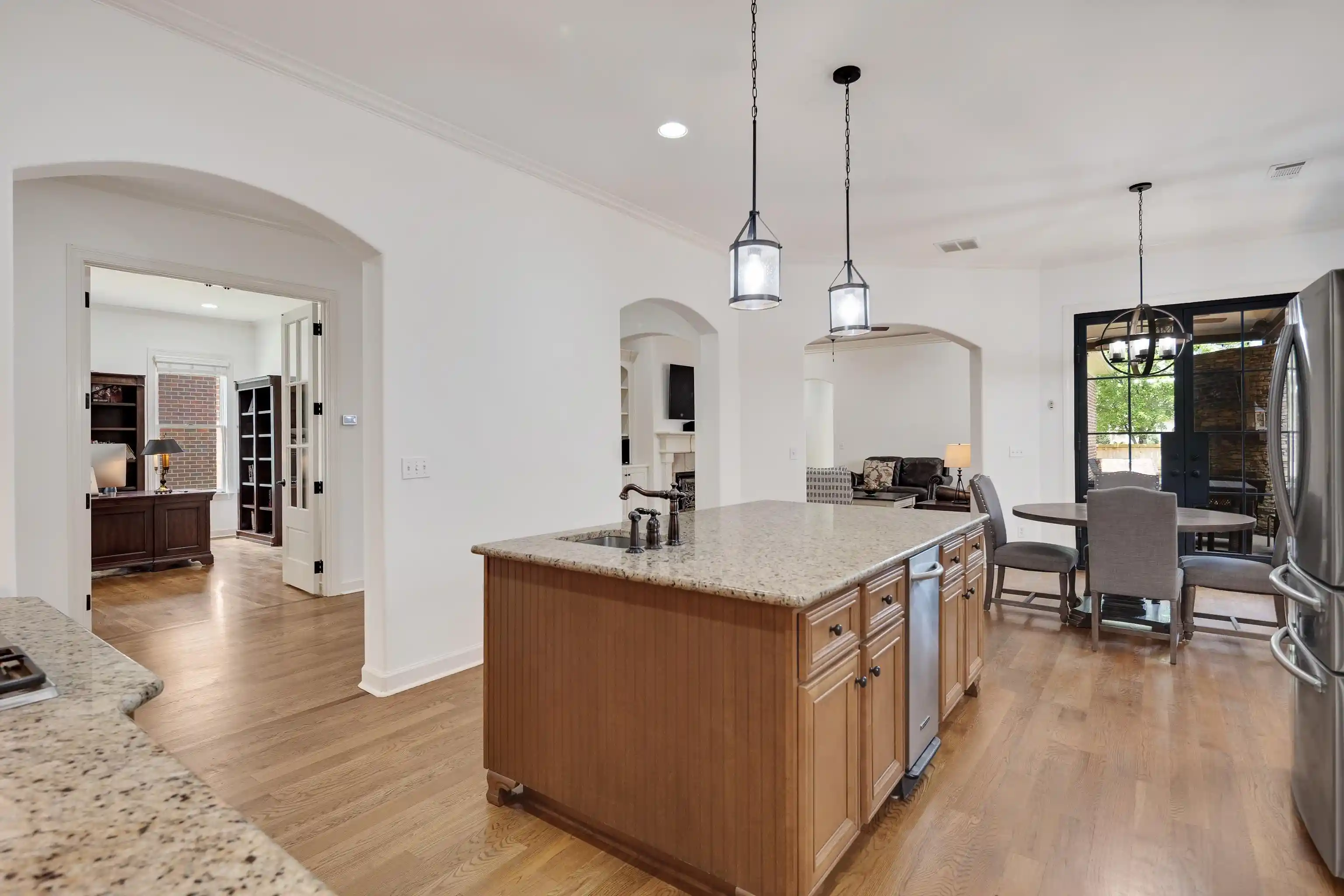 4th image of 9198 Chestwick Dr, Germantown, TN 38139 | MLS# 10227559