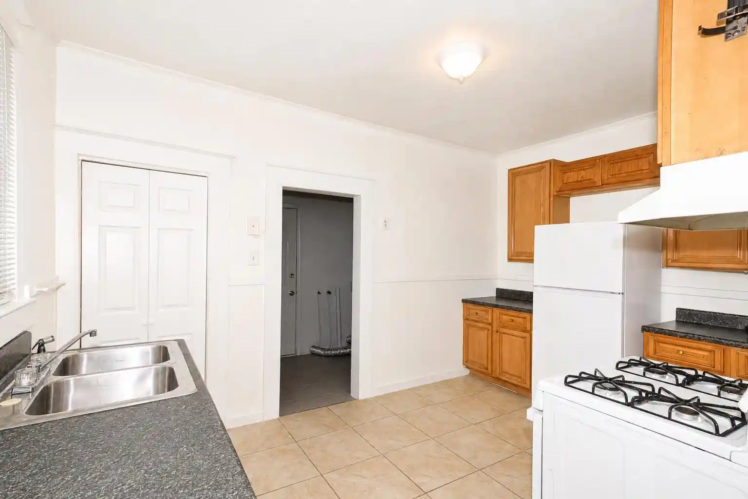 Photo 3 of Townhouse for sale at 941 Galloway Ave, Memphis, TN 38105 | MLS# 10227566 | Listing updated on 2026-09-22
