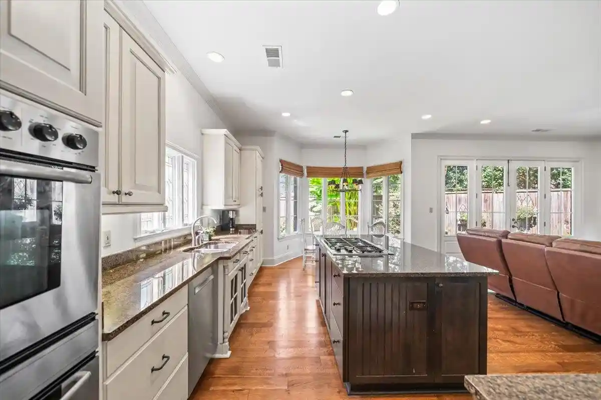 Photo 3 of Single family home for sale at 217 W Goodwyn St, Memphis, TN 38111 | MLS# 10227603 | Listing updated on 2026-09-15