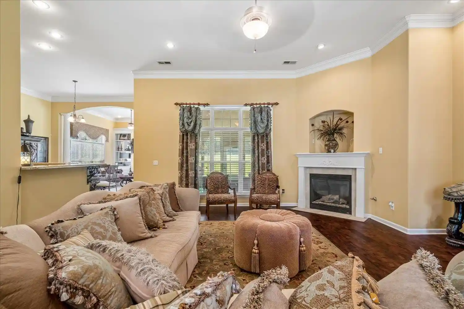 Photo 4 of Sale Pending at 5168 Royston Ln, Memphis, TN 38125 | MLS# 10227627 | Listing updated on 2026-08-25