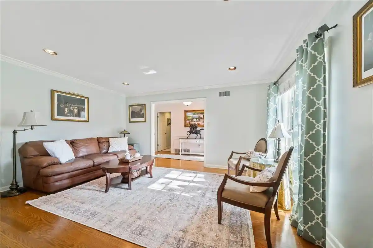 Photo 2 of Sale Pending at 811 Eaton St, Memphis, TN 38120 | MLS# 10227641 | Listing updated on 2026-09-14