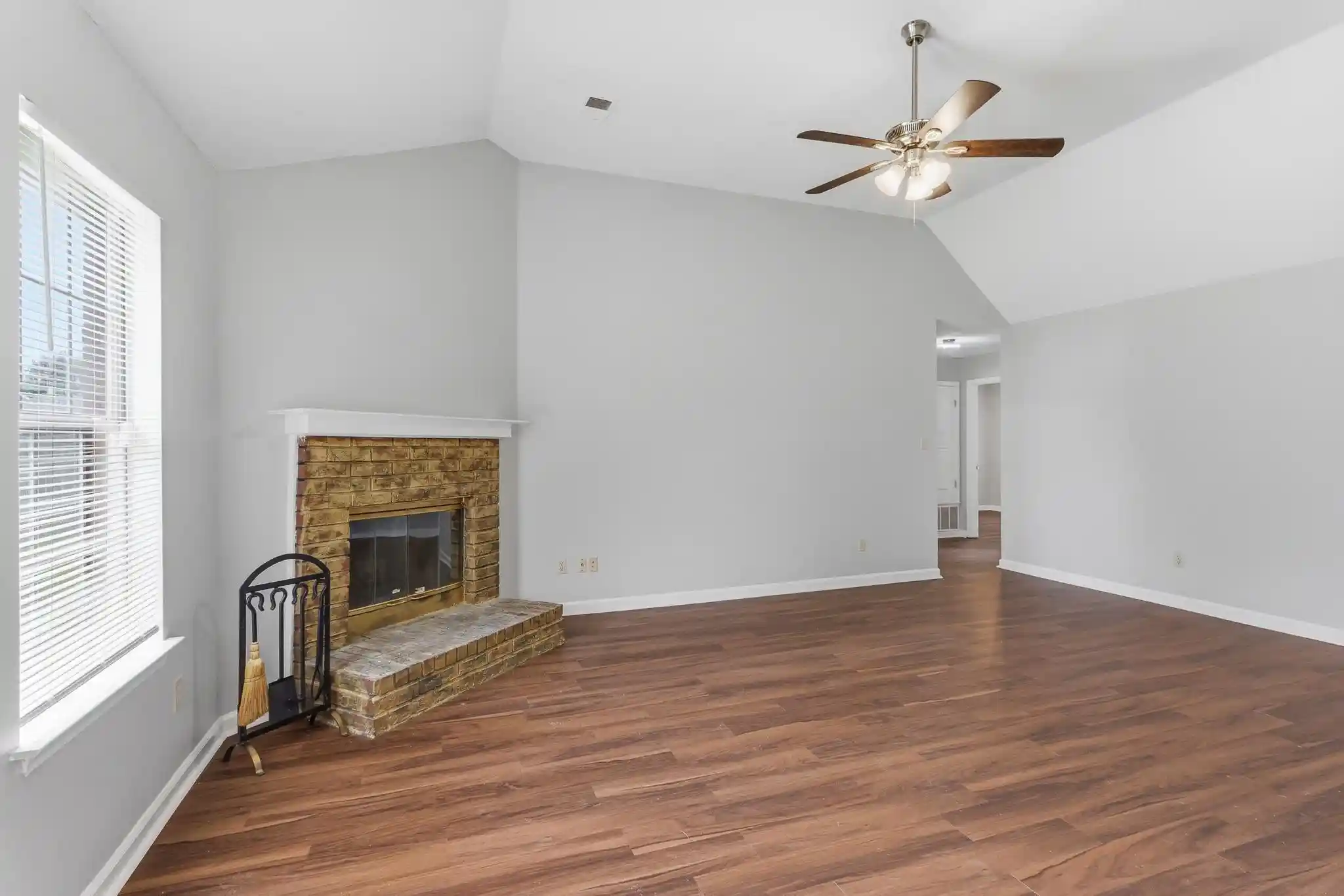 Photo 2 of Single family home for sale at 4101 Long Crk Rd, Memphis, TN 38125 | MLS# 10227652 | Listing updated on 2026-09-12