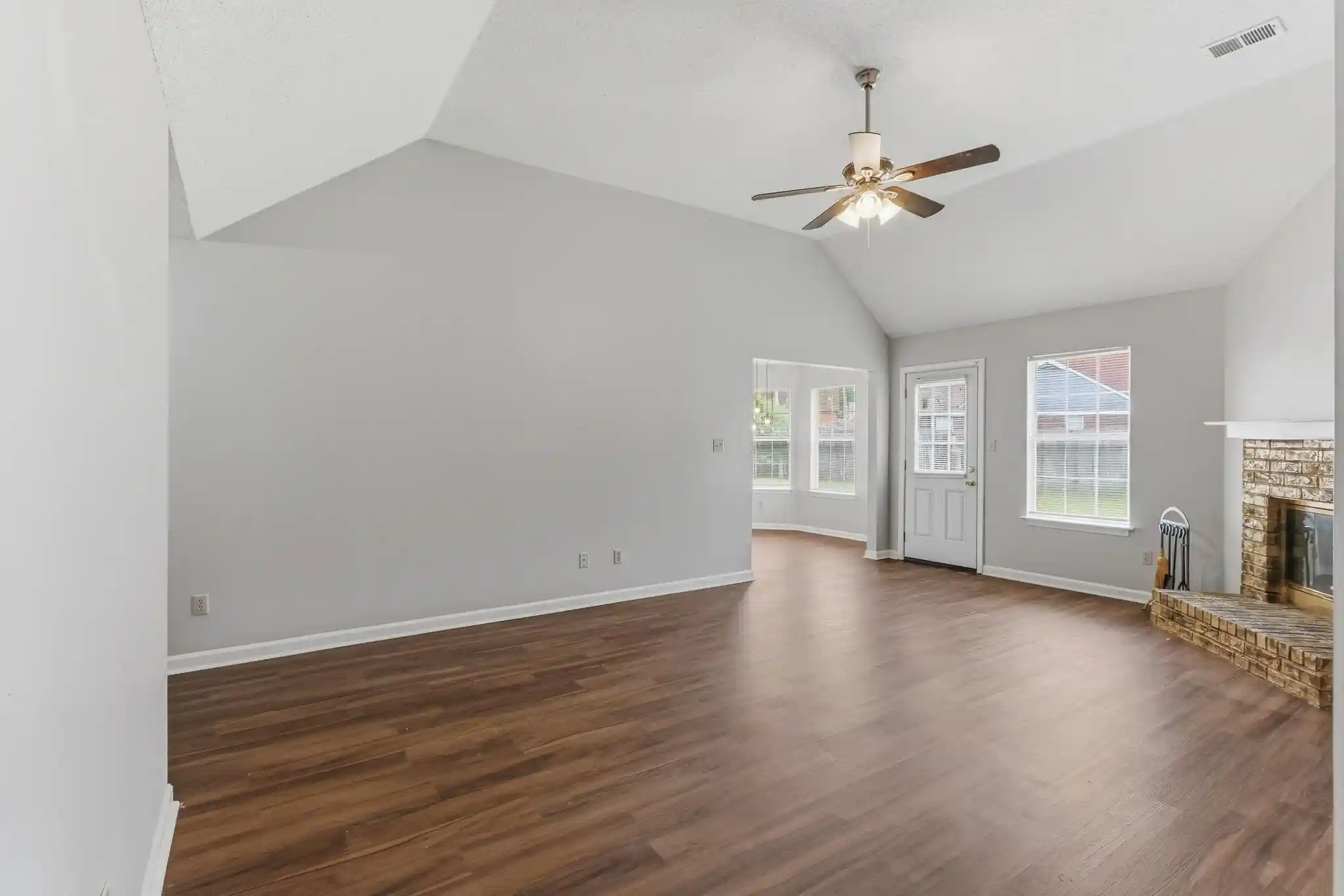 Photo 3 of Single family home for sale at 4101 Long Crk Rd, Memphis, TN 38125 | MLS# 10227652 | Listing updated on 2026-09-12
