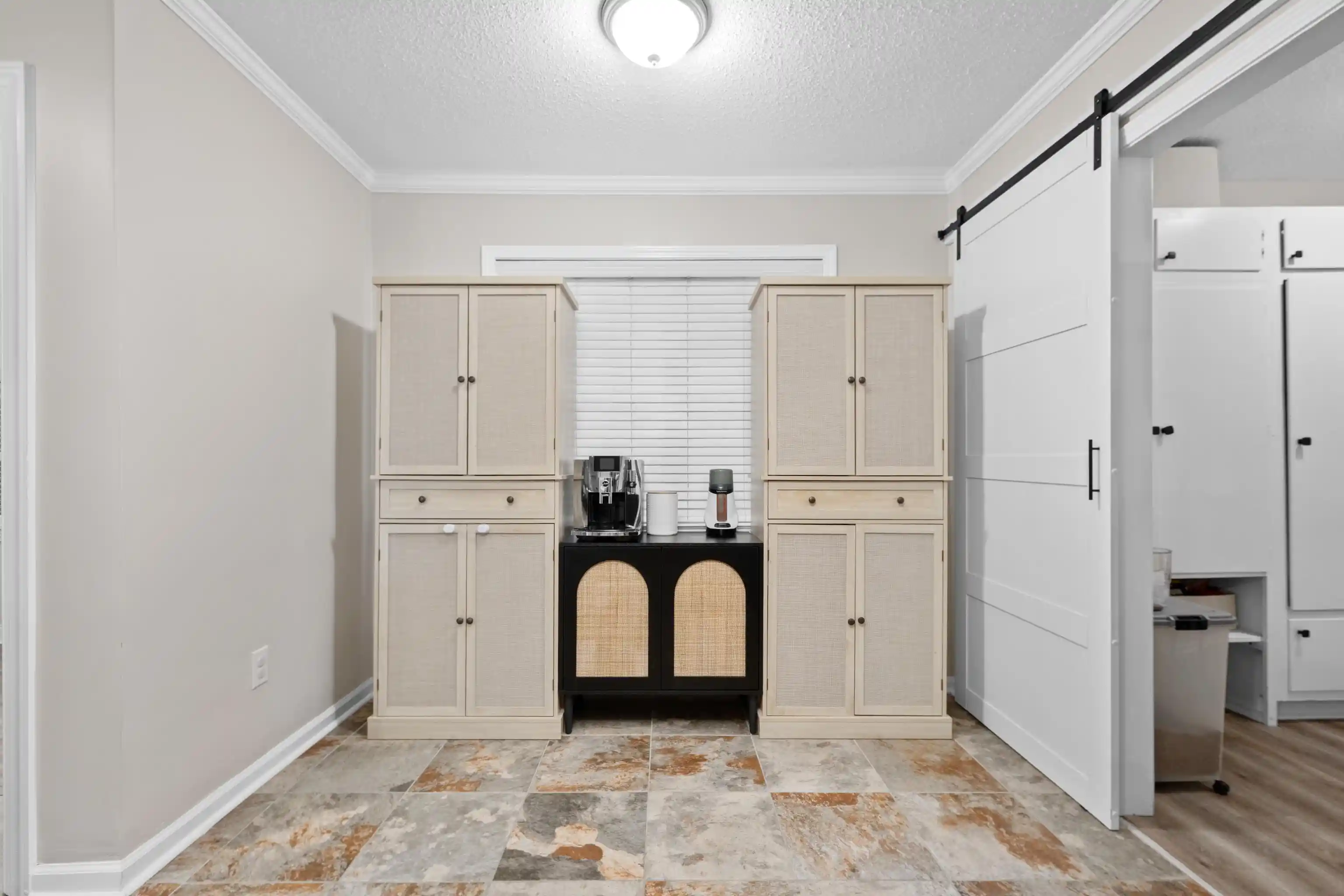 Photo 3 of Sale Pending at 2487 Lynnfield Rd, Memphis, TN 38119 | MLS# 10227662 | Listing updated on 2026-09-17
