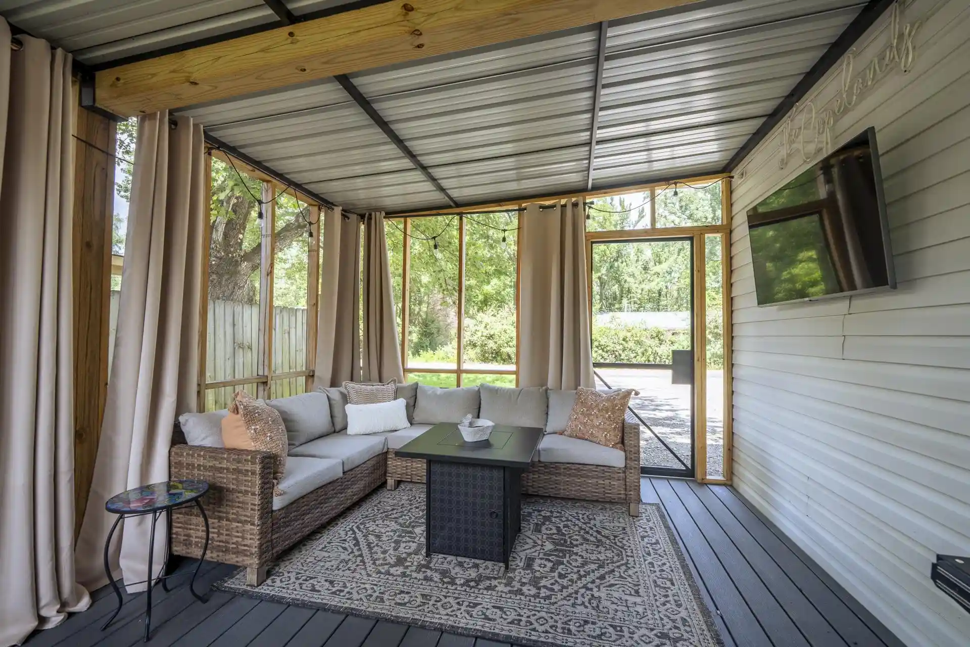2nd image of 110 Lake Cir, Savannah, TN 38372 | MLS# 10227670