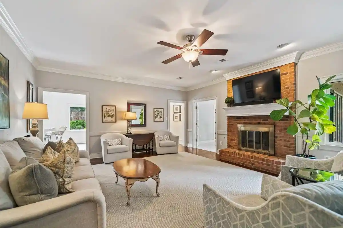 Photo 3 of Sale Pending at 2880 Belfort Dr, Germantown, TN 38138 | MLS# 10227678 | Listing updated on 2026-08-10
